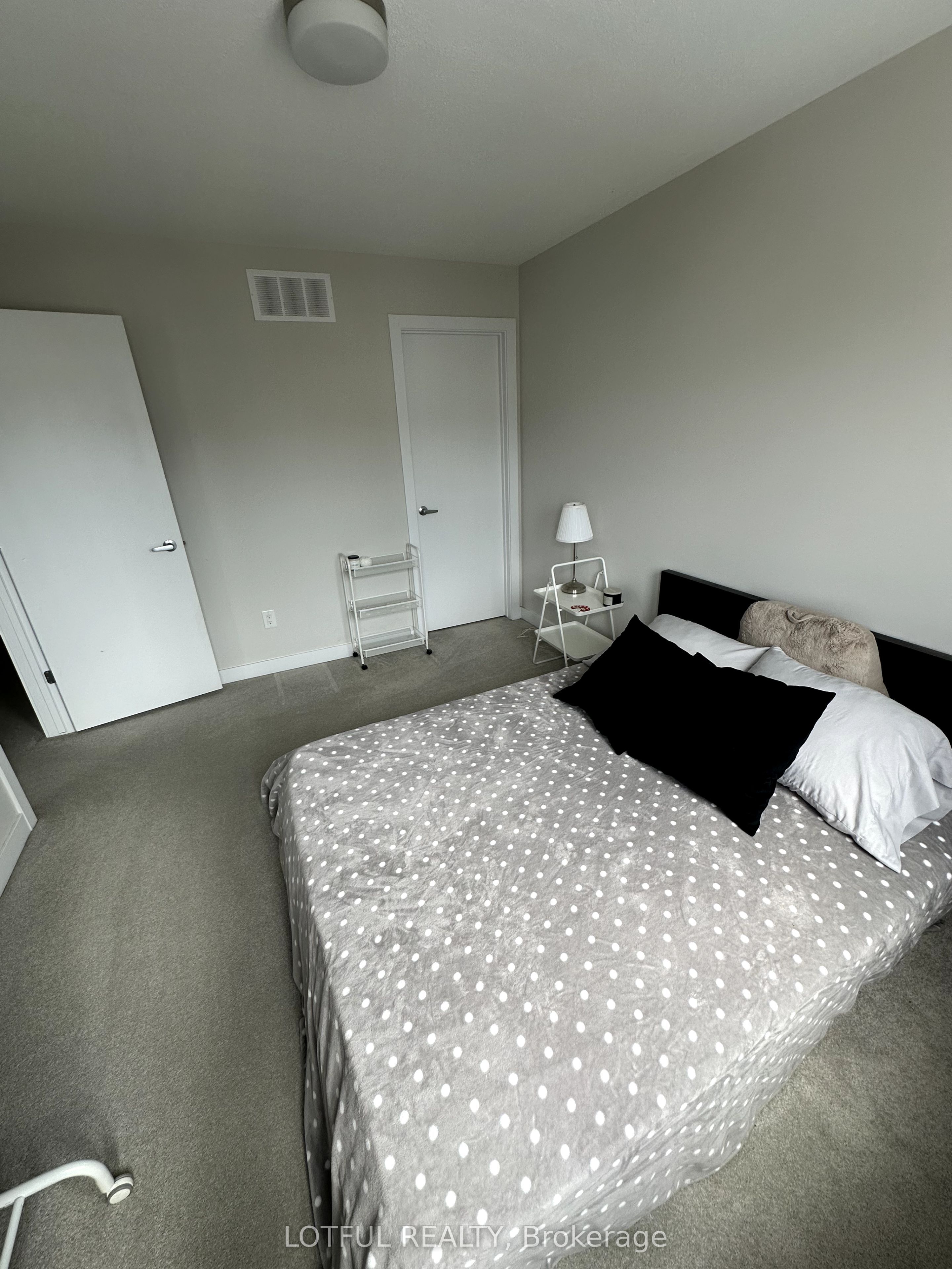 44 Chasing Grove Property Photo 9