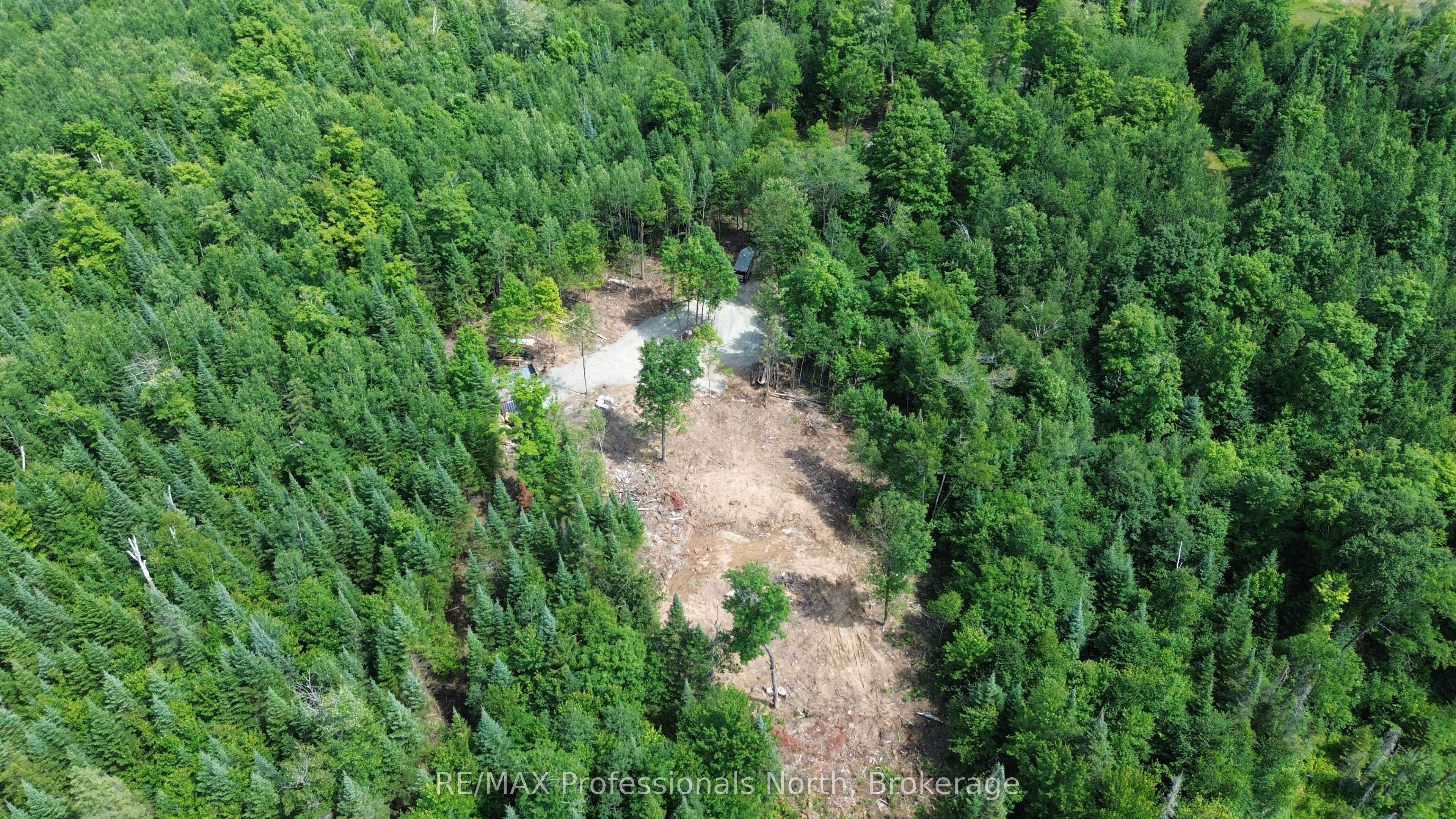 2252 Harburn Rd Property Photo 1