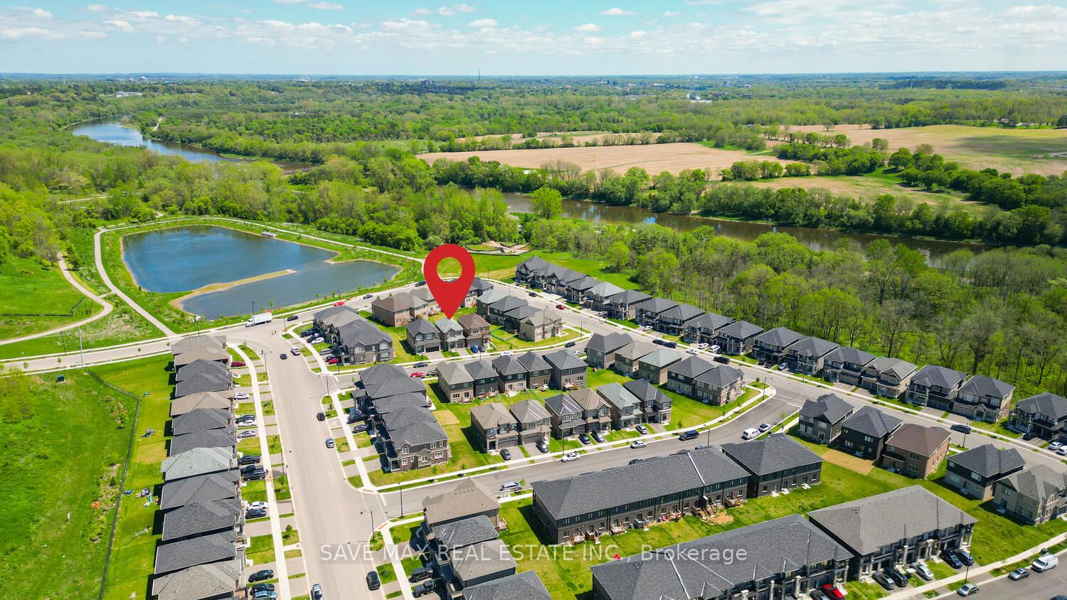 4 Tarrison Street S Property Photo 6