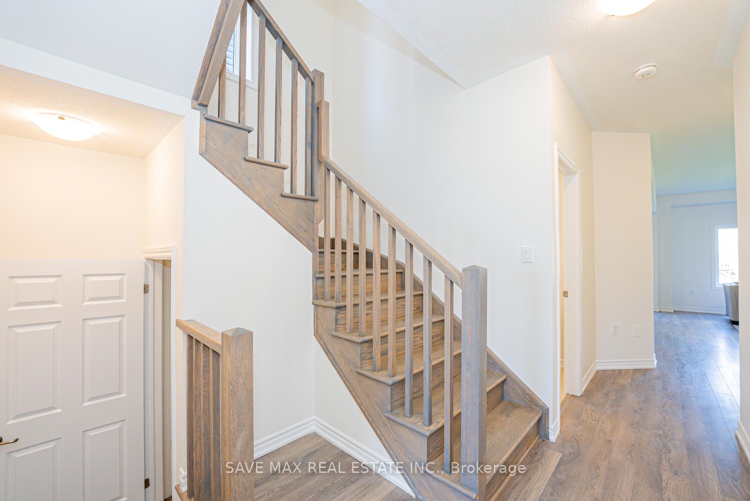 4 Tarrison Street S Property Photo 22