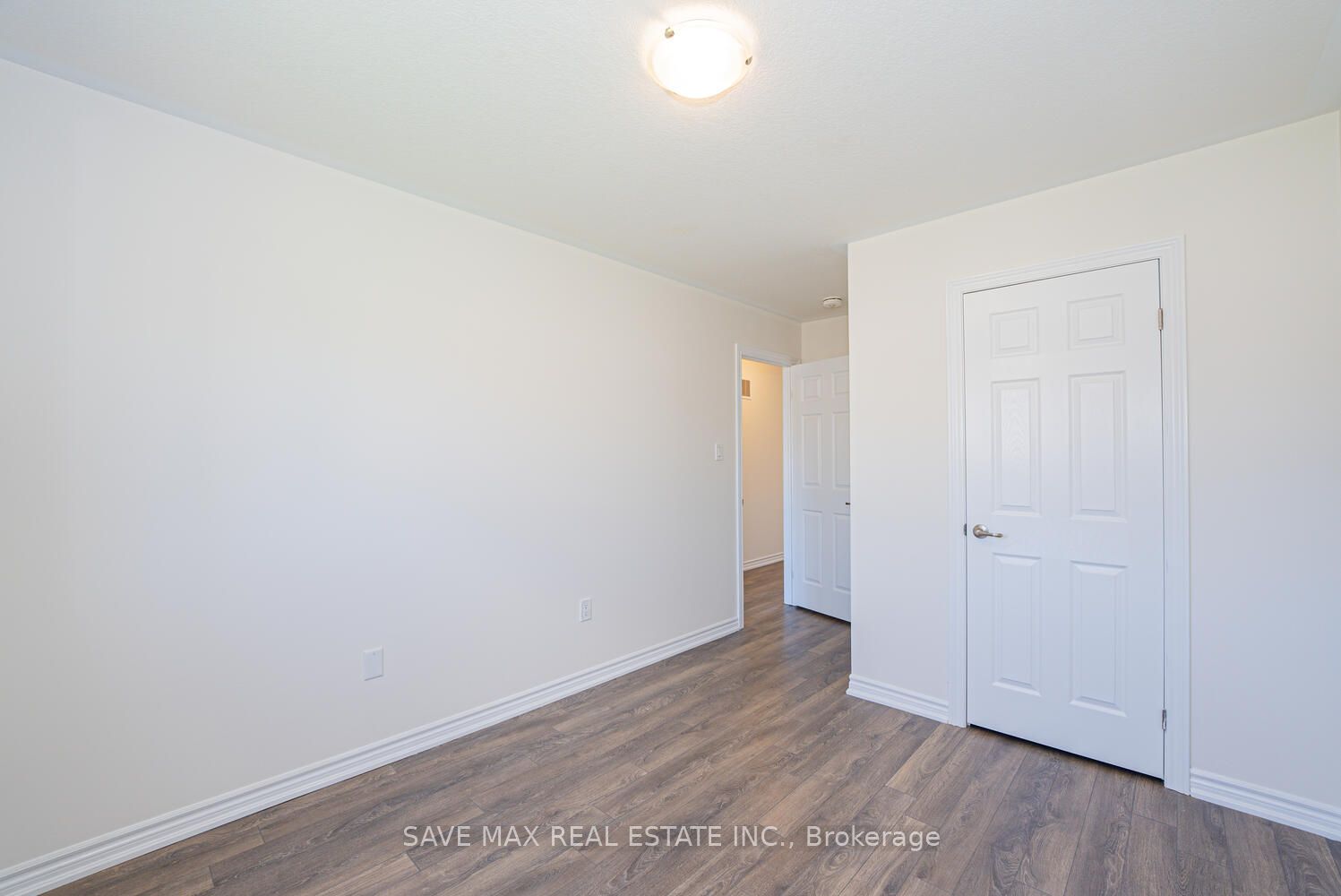 4 Tarrison Street S Property Photo 33