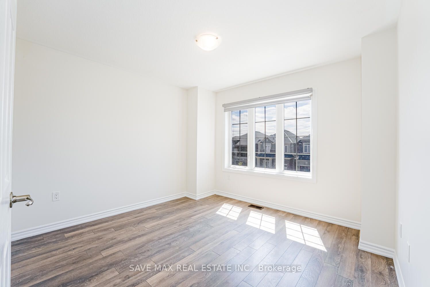 4 Tarrison Street S Property Photo 34