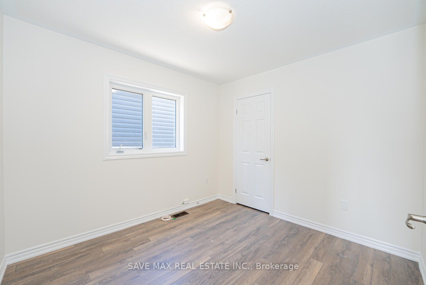 4 Tarrison Street S Property Photo 36