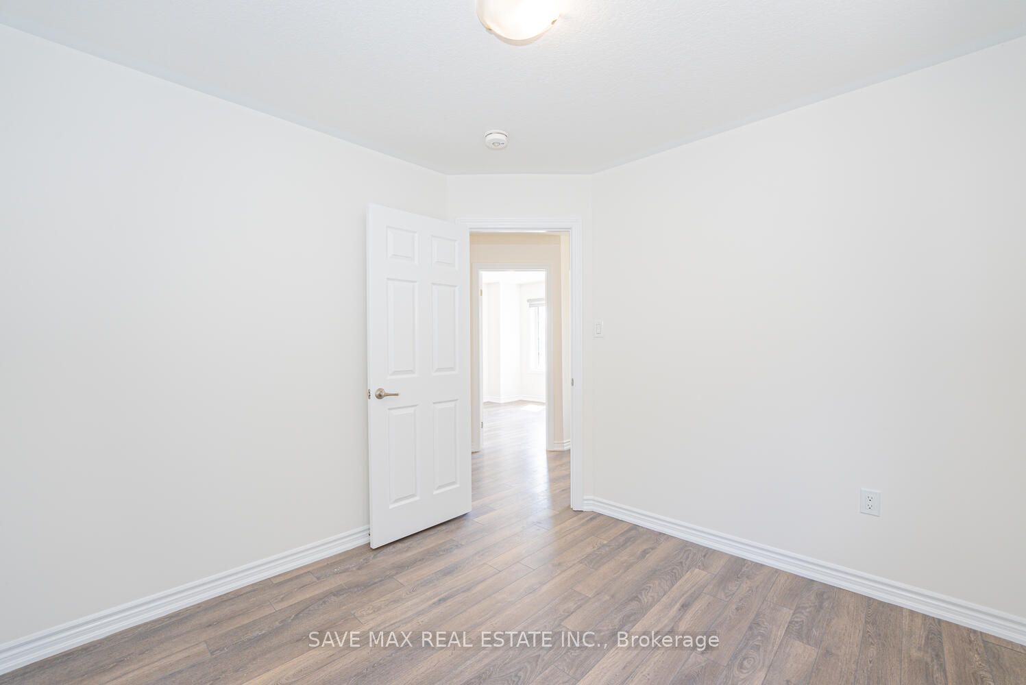 4 Tarrison Street S Property Photo 37