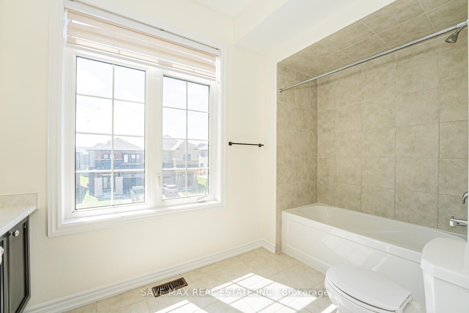 4 Tarrison Street S Property Photo 38