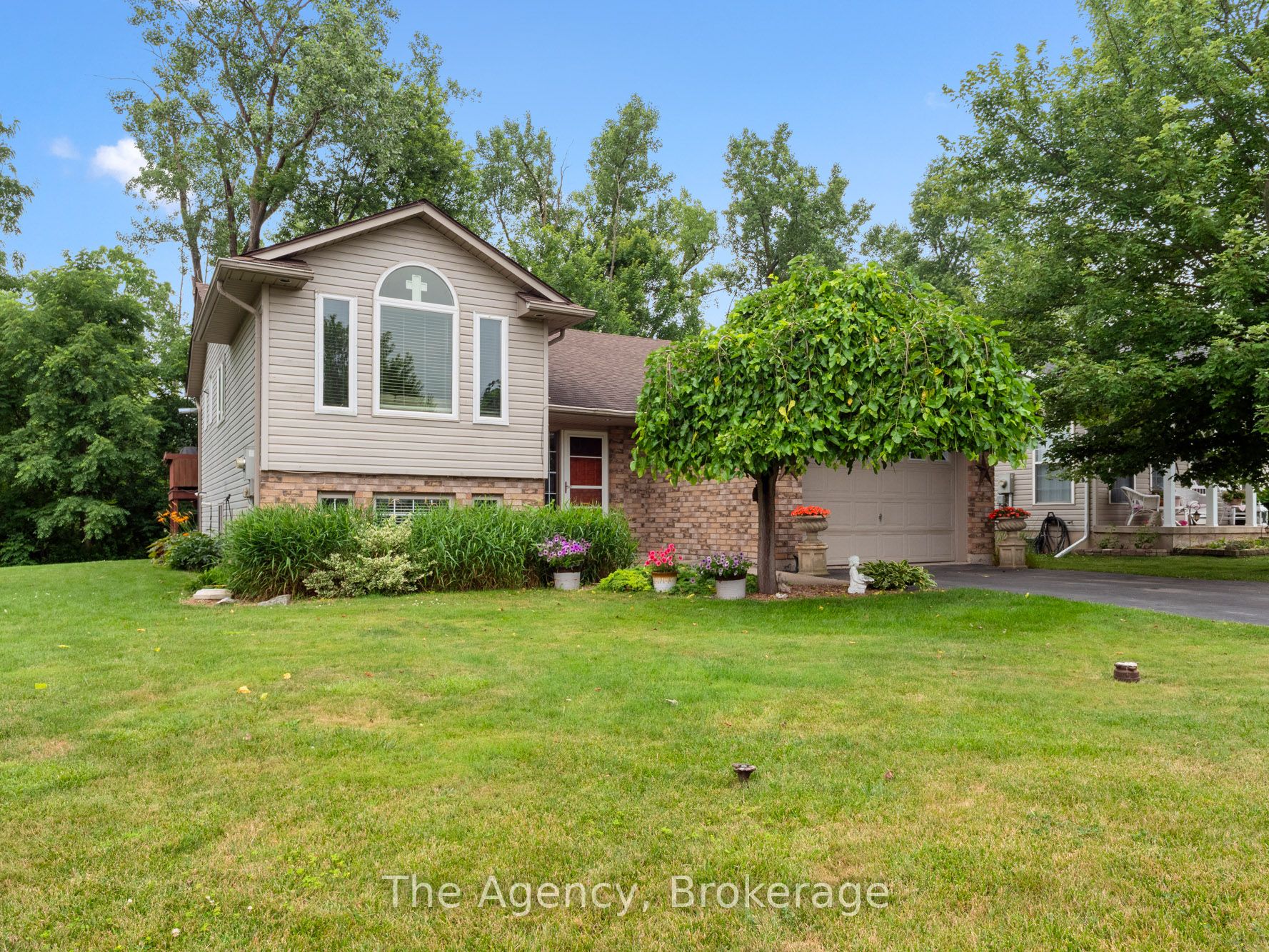 7 Rochelle Cres Property Photo 1
