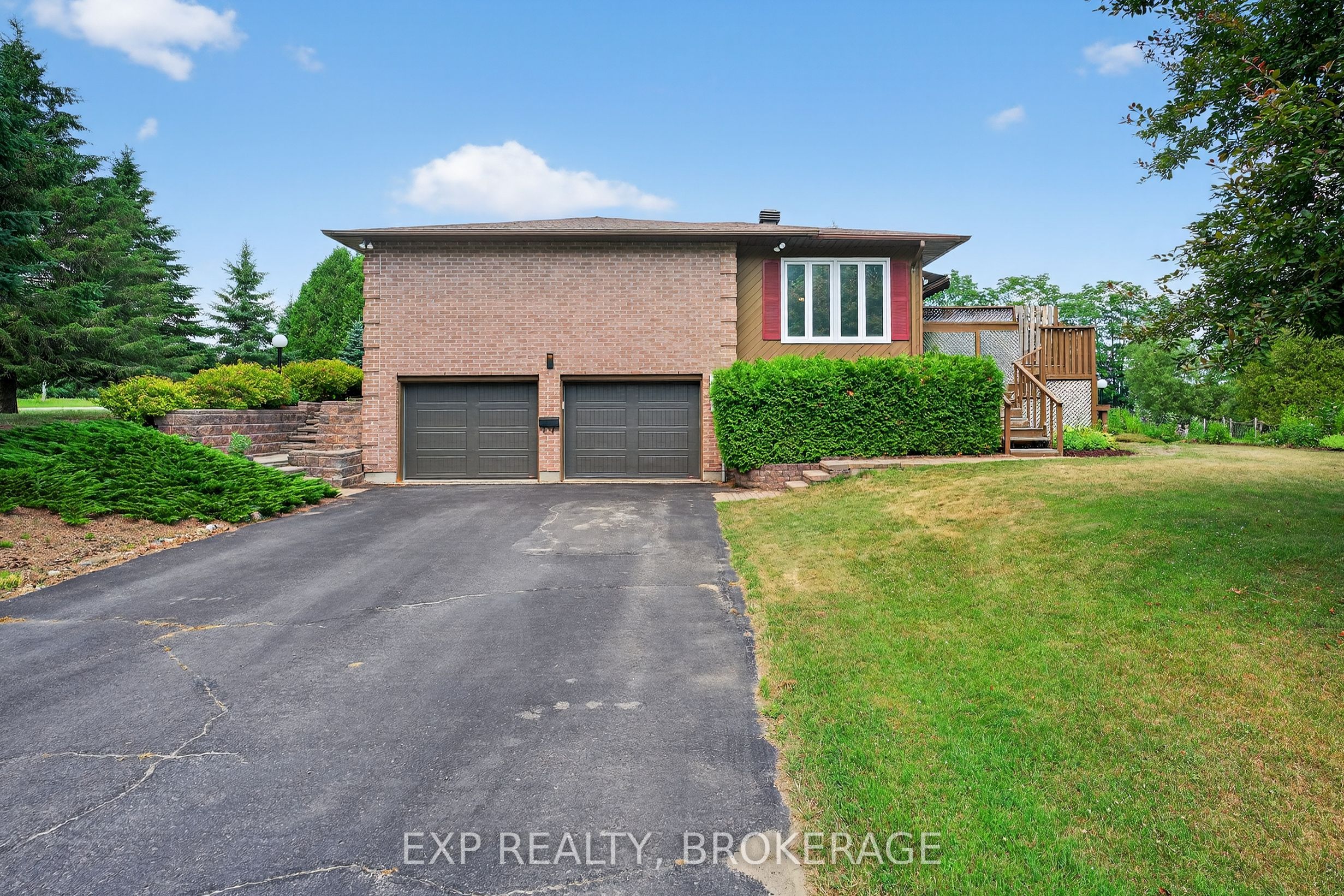 1500 Blakey's Point Road Property Photo 1