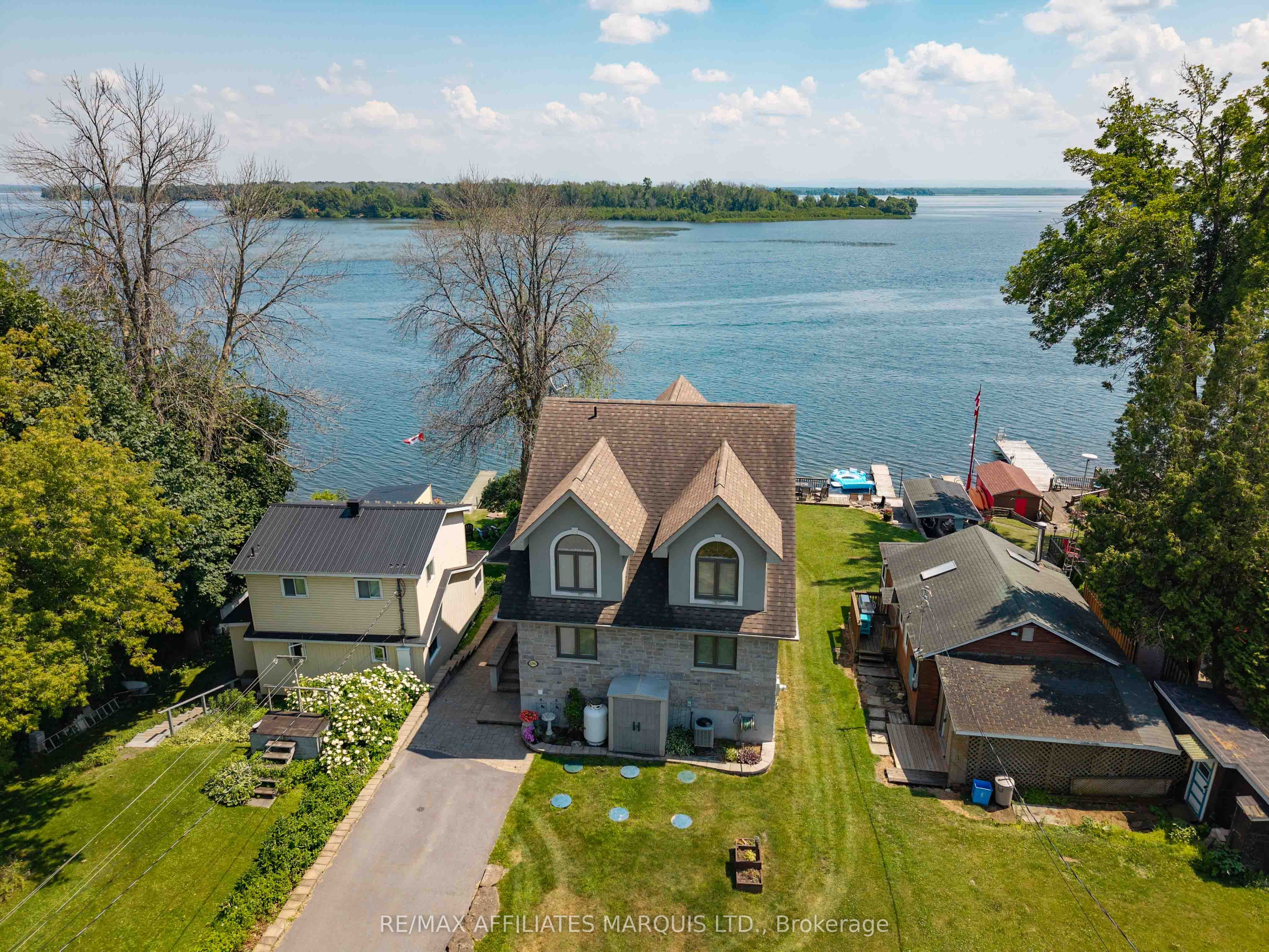 6796 St Louis Point Road Property Photo 1