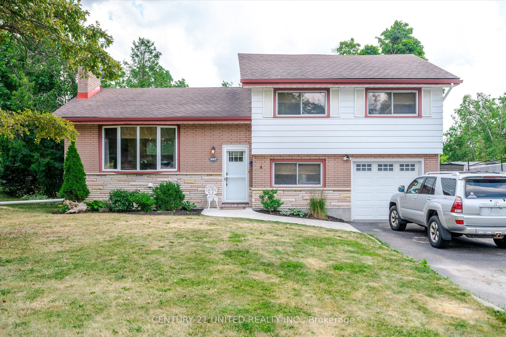 997 Weller Street Property Photo 1