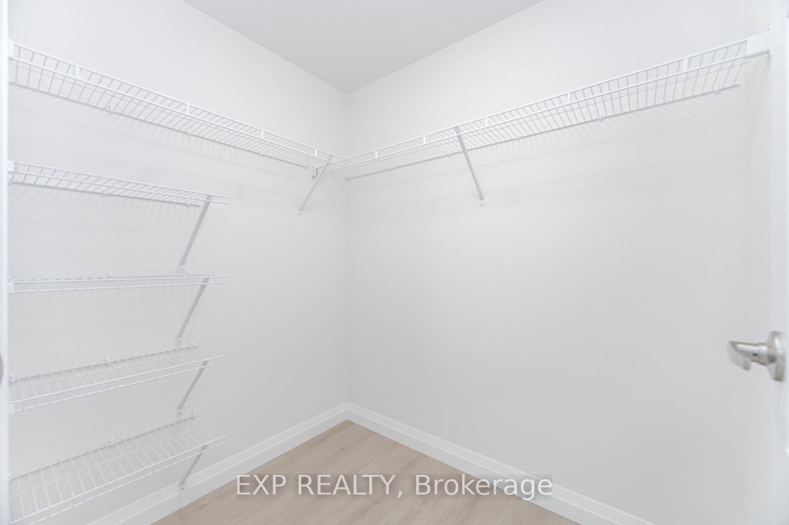 93 Arthur Street S 513 Property Photo 26