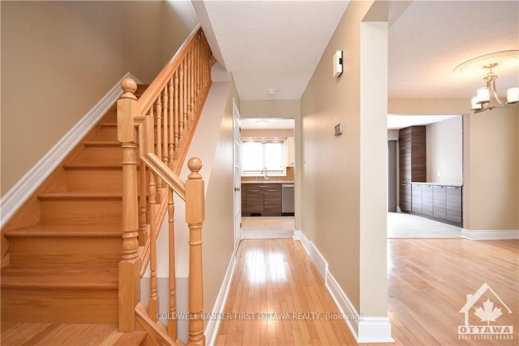 1883 Des Prairies Avenue Property Photo 6