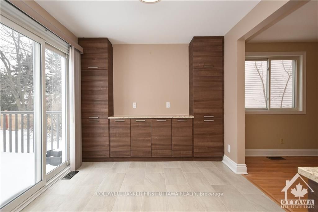 1883 Des Prairies Avenue Property Photo 7