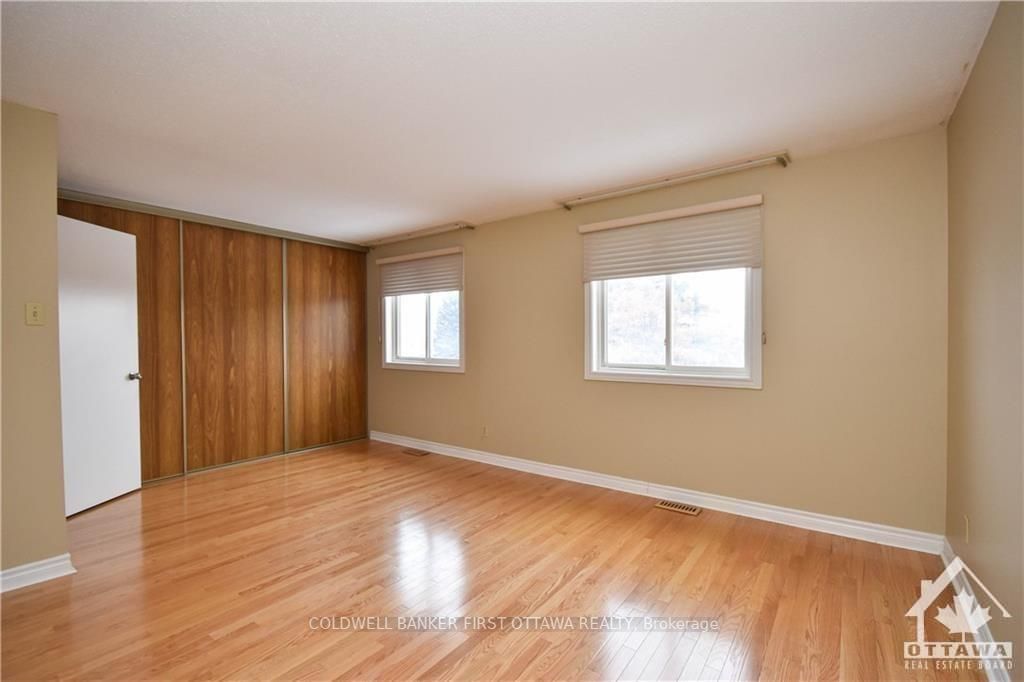 1883 Des Prairies Avenue Property Photo 8