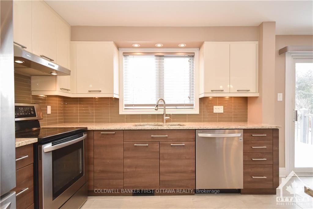 1883 Des Prairies Avenue Property Photo 10