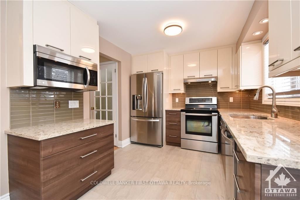 1883 Des Prairies Avenue Property Photo 11