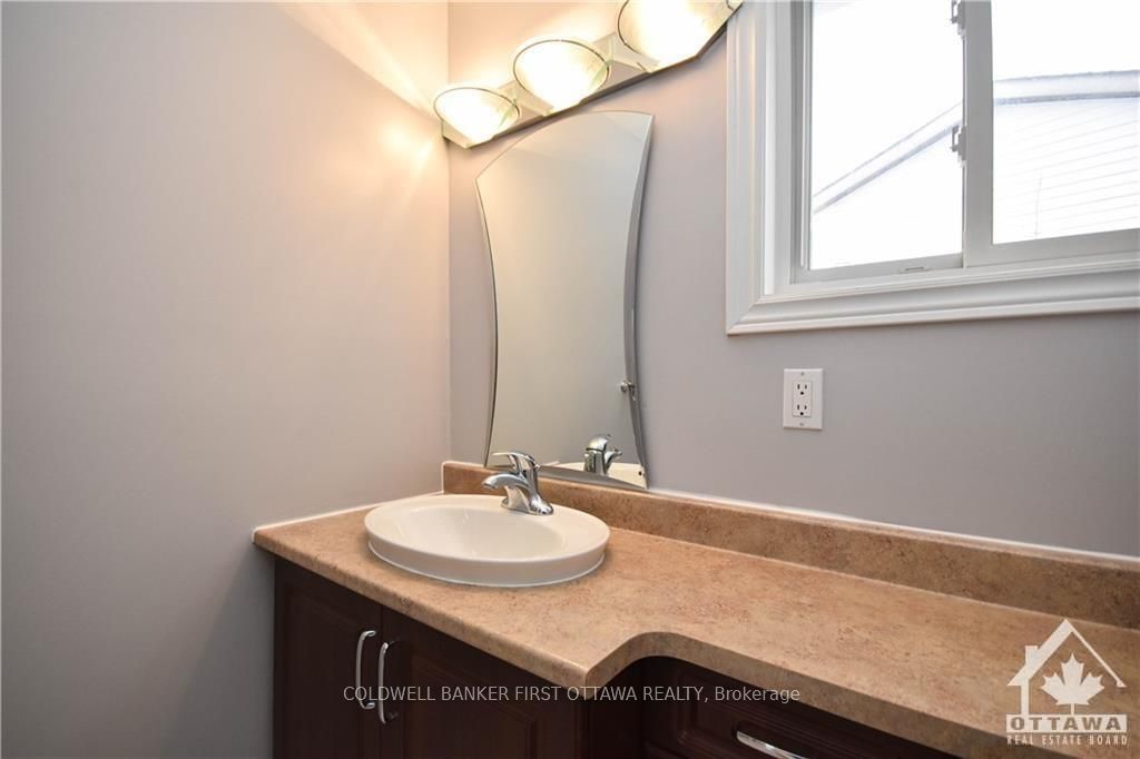 1883 Des Prairies Avenue Property Photo 19