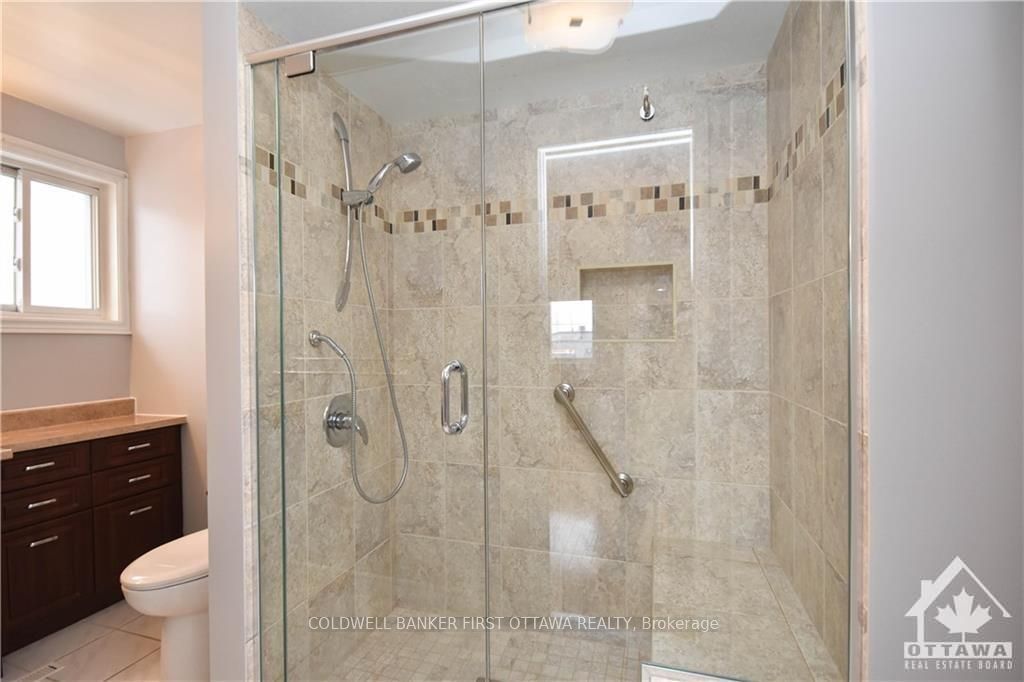 1883 Des Prairies Avenue Property Photo 20