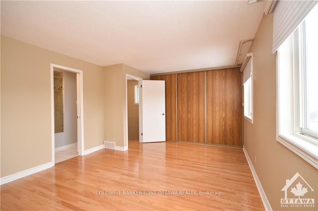 1883 Des Prairies Avenue Property Photo 23