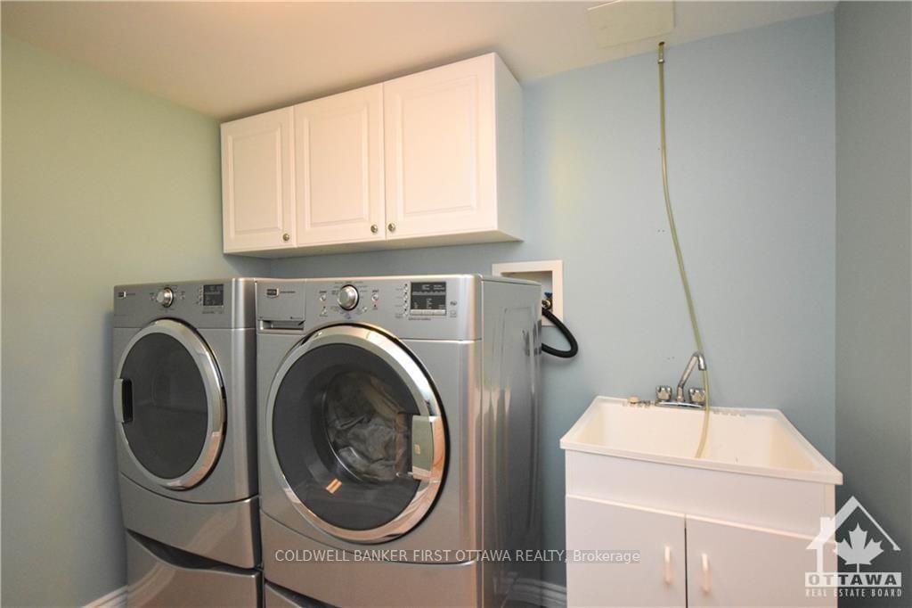 1883 Des Prairies Avenue Property Photo 26