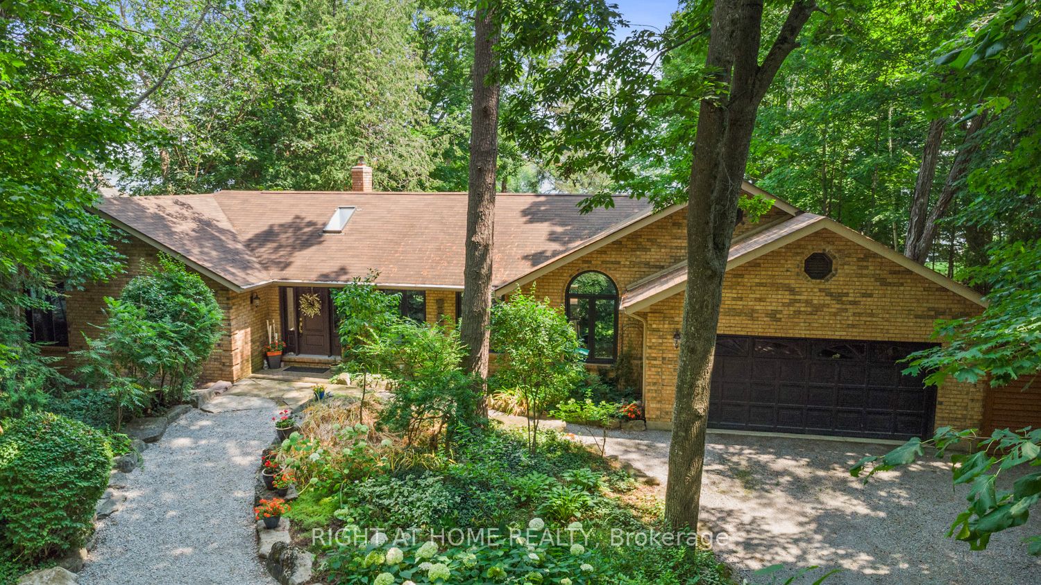 60 Mcgregor Drive Property Photo 1