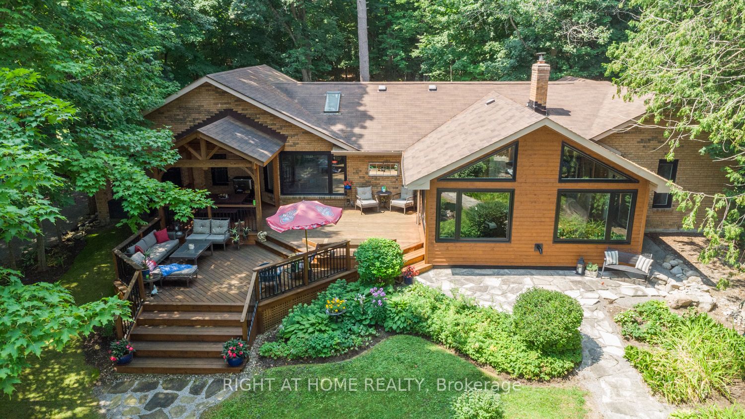 60 Mcgregor Drive Property Photo 6