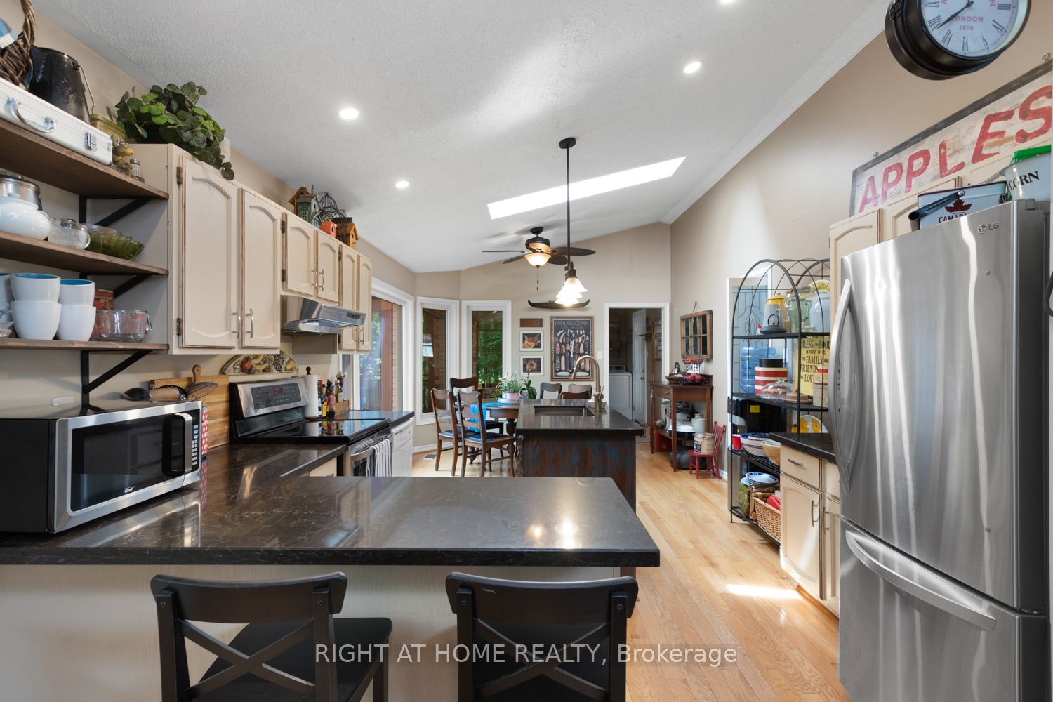 60 Mcgregor Drive Property Photo 16