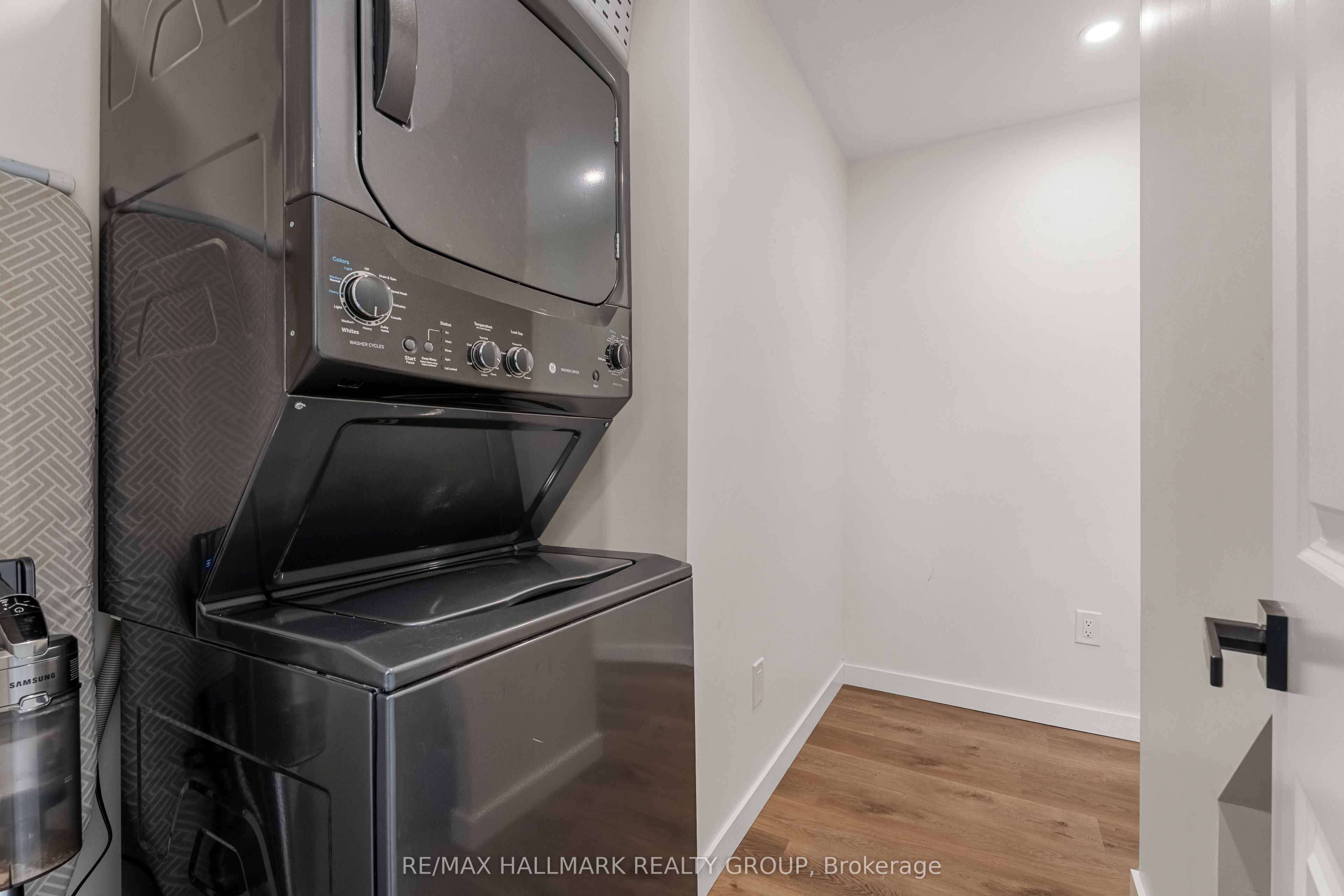 6595 Fourth Line Road Property Photo 24