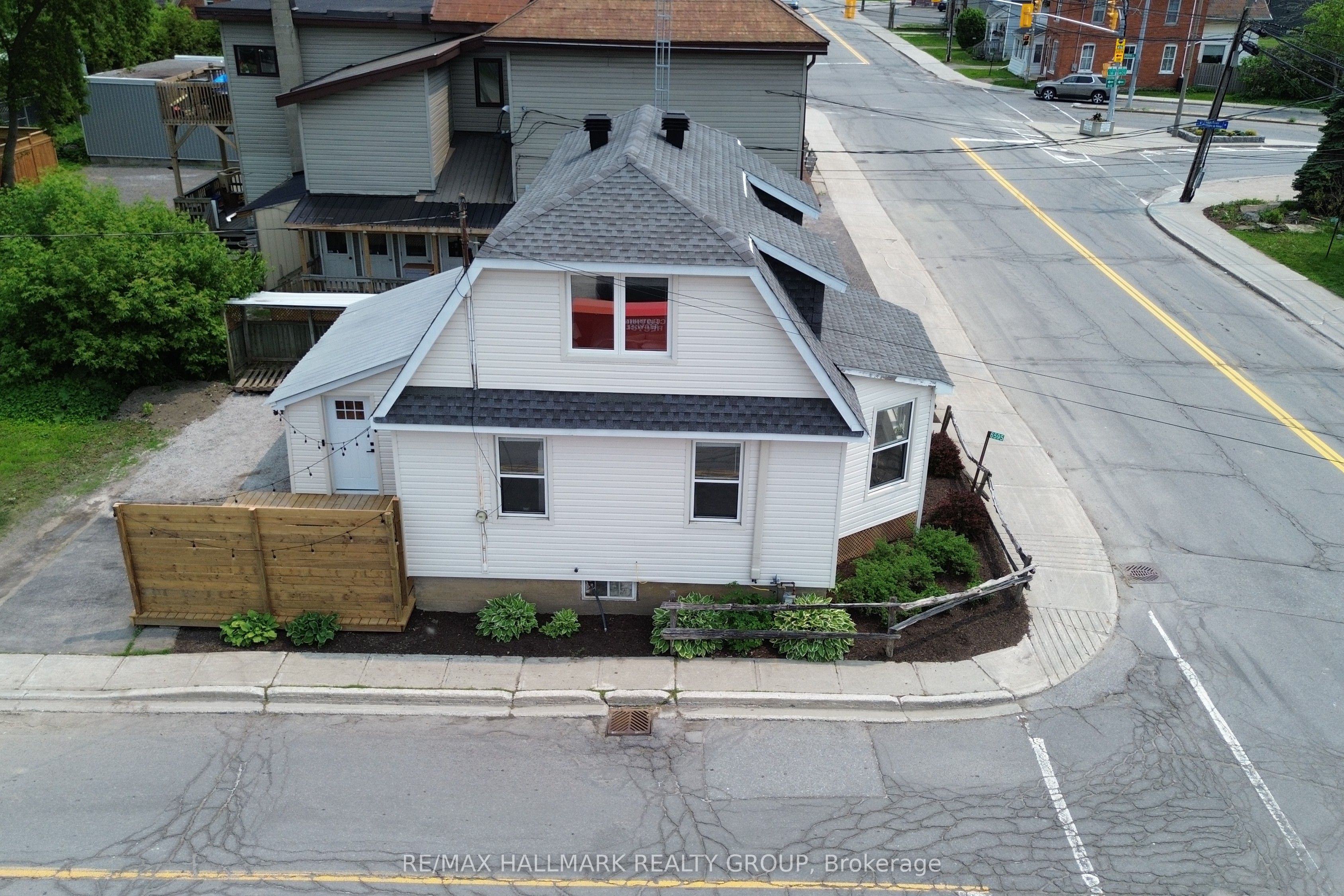 6595 Fourth Line Road Property Photo 41