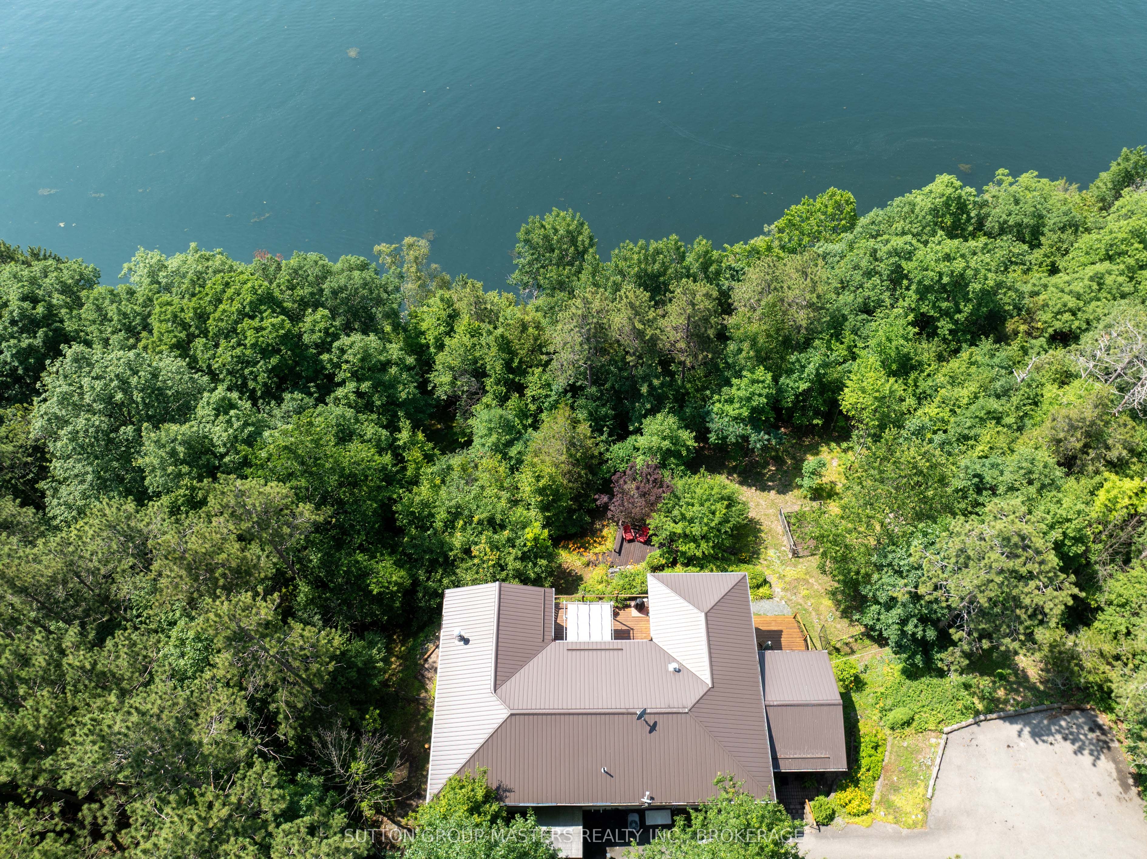 715 North Shore Road