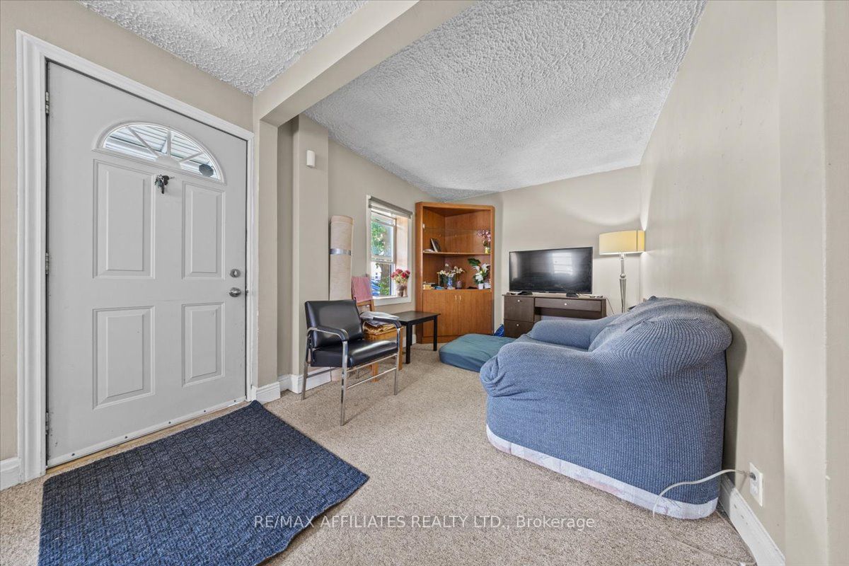 310 Shakespeare Street Property Photo 5