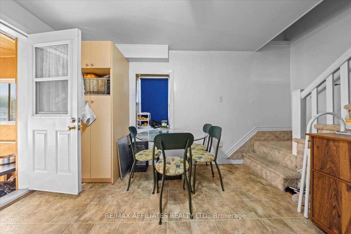 310 Shakespeare Street Property Photo 9