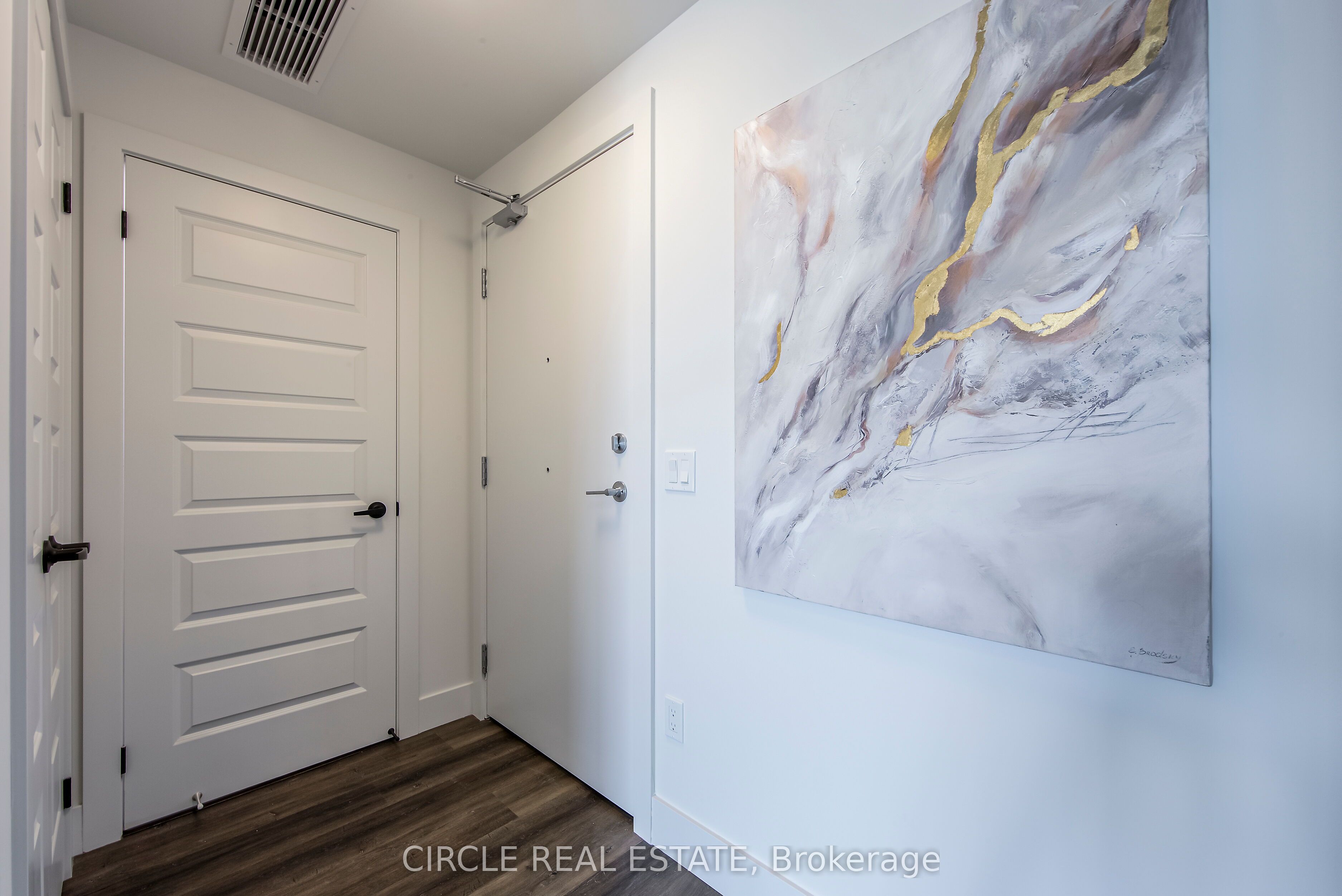 103 Roger Street 607 Property Photo 7