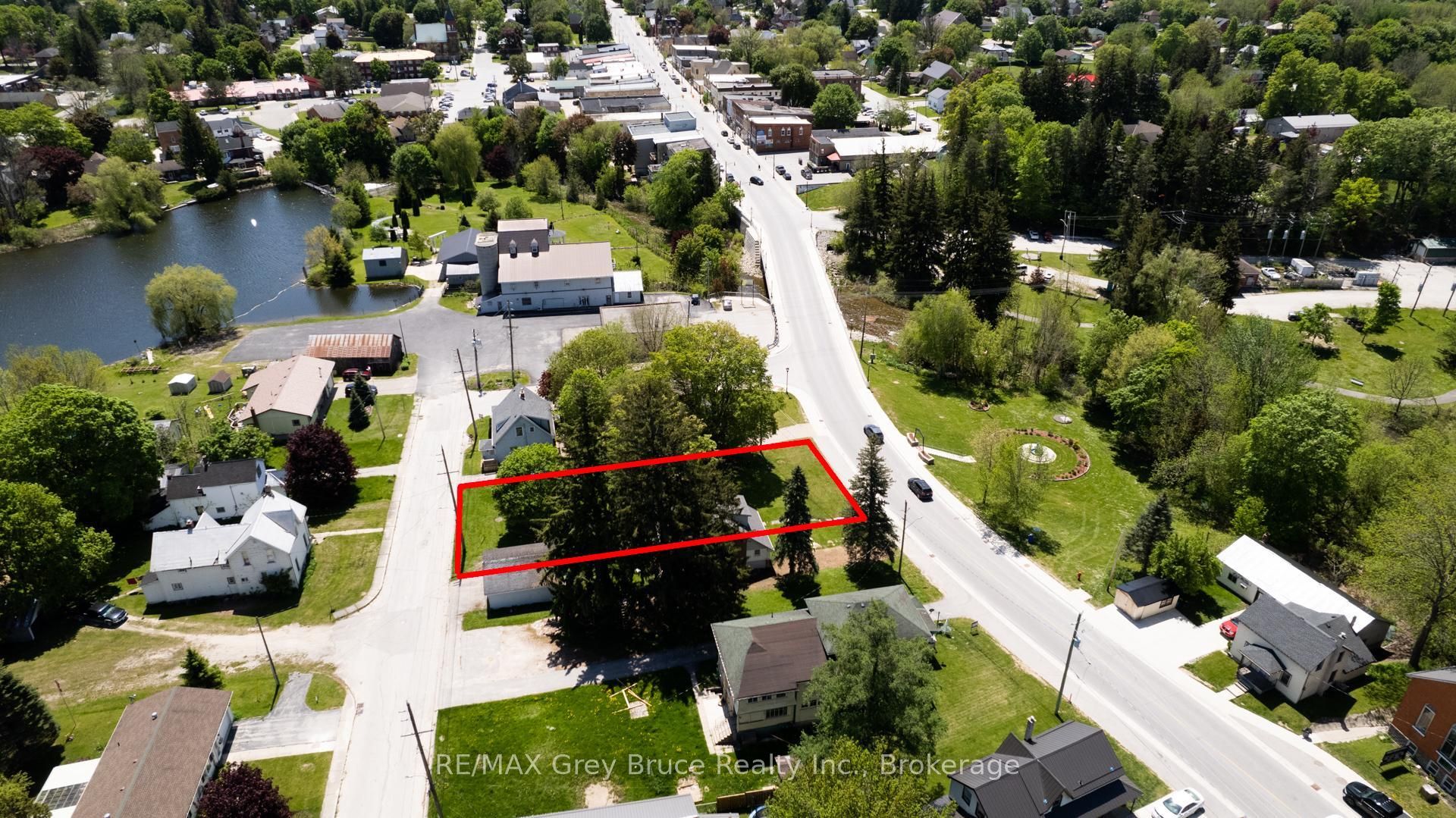 37 1st Avenue N Property Photo 2