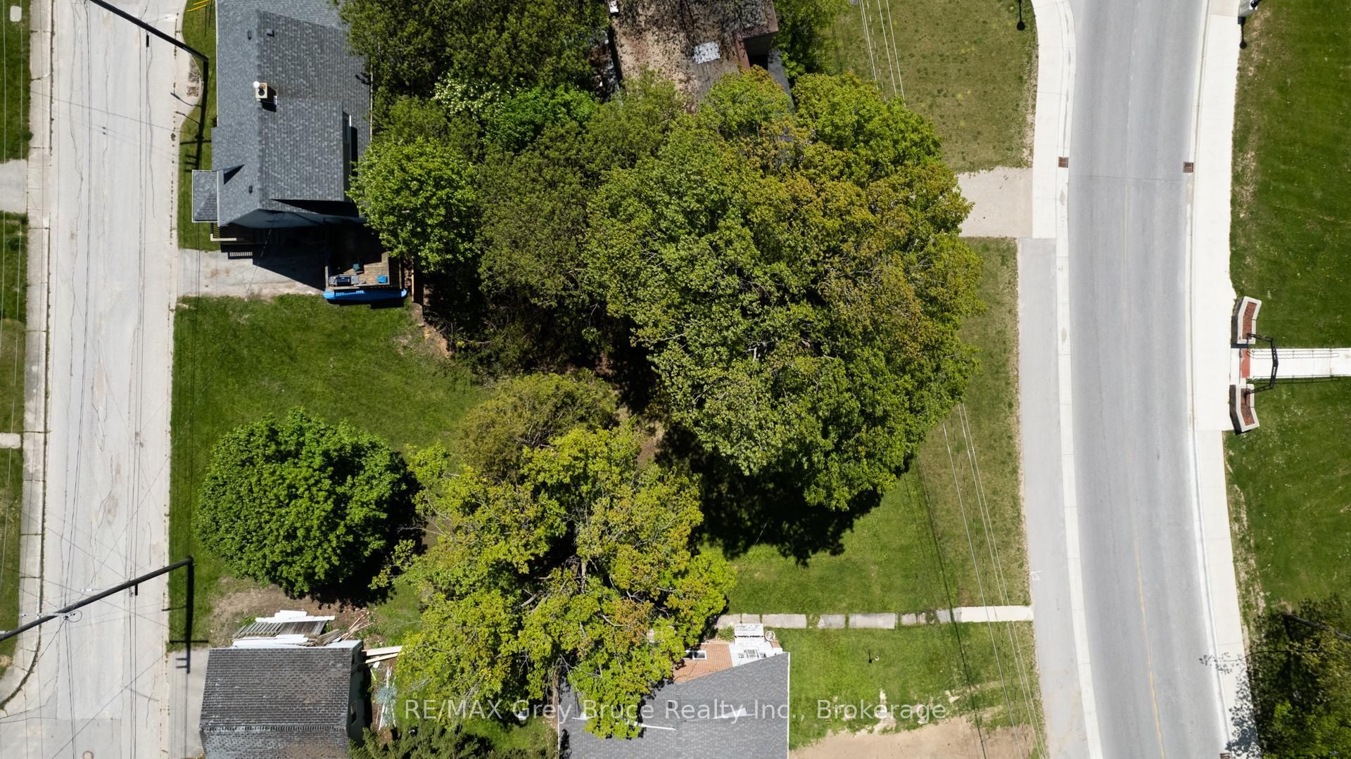 37 1st Avenue N Property Photo 3
