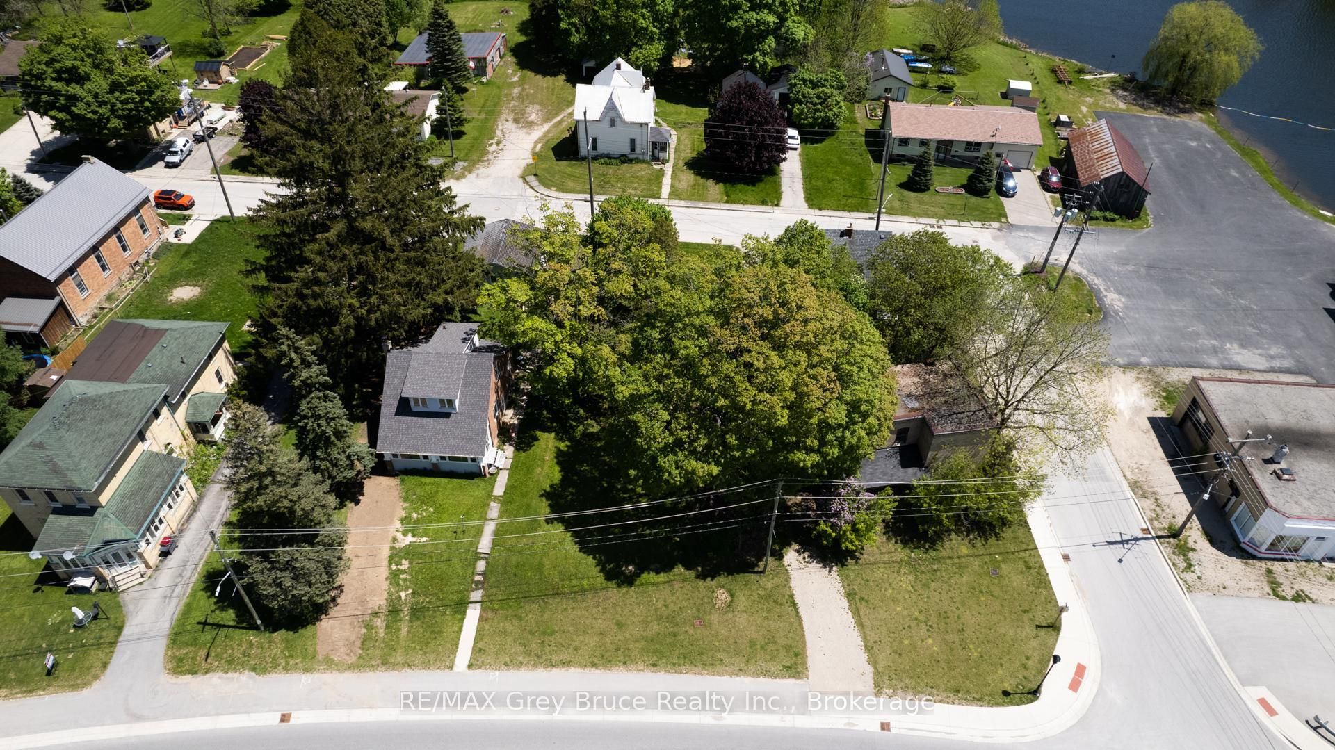 37 1st Avenue N Property Photo 5