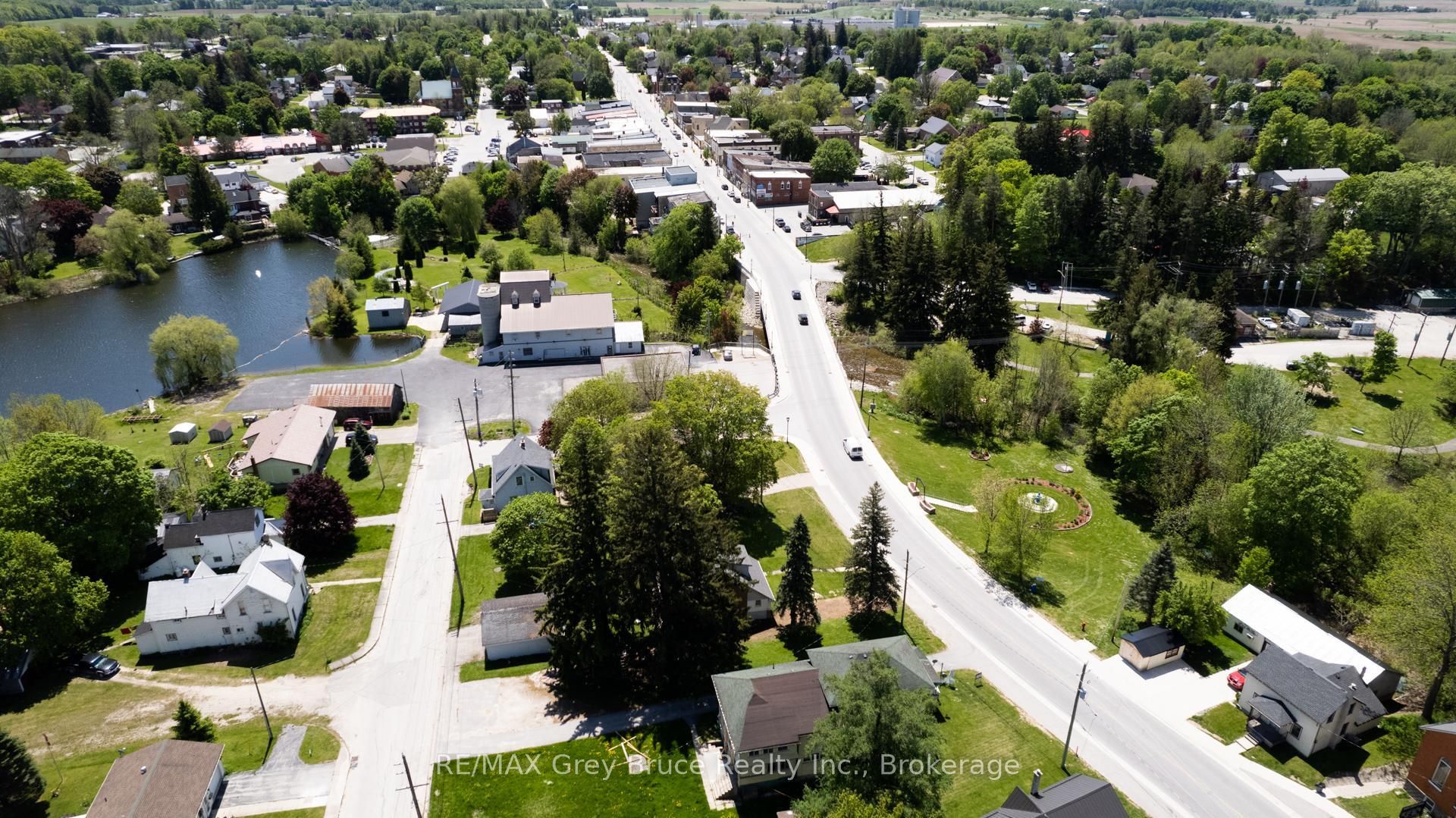 37 1st Avenue N Property Photo 8