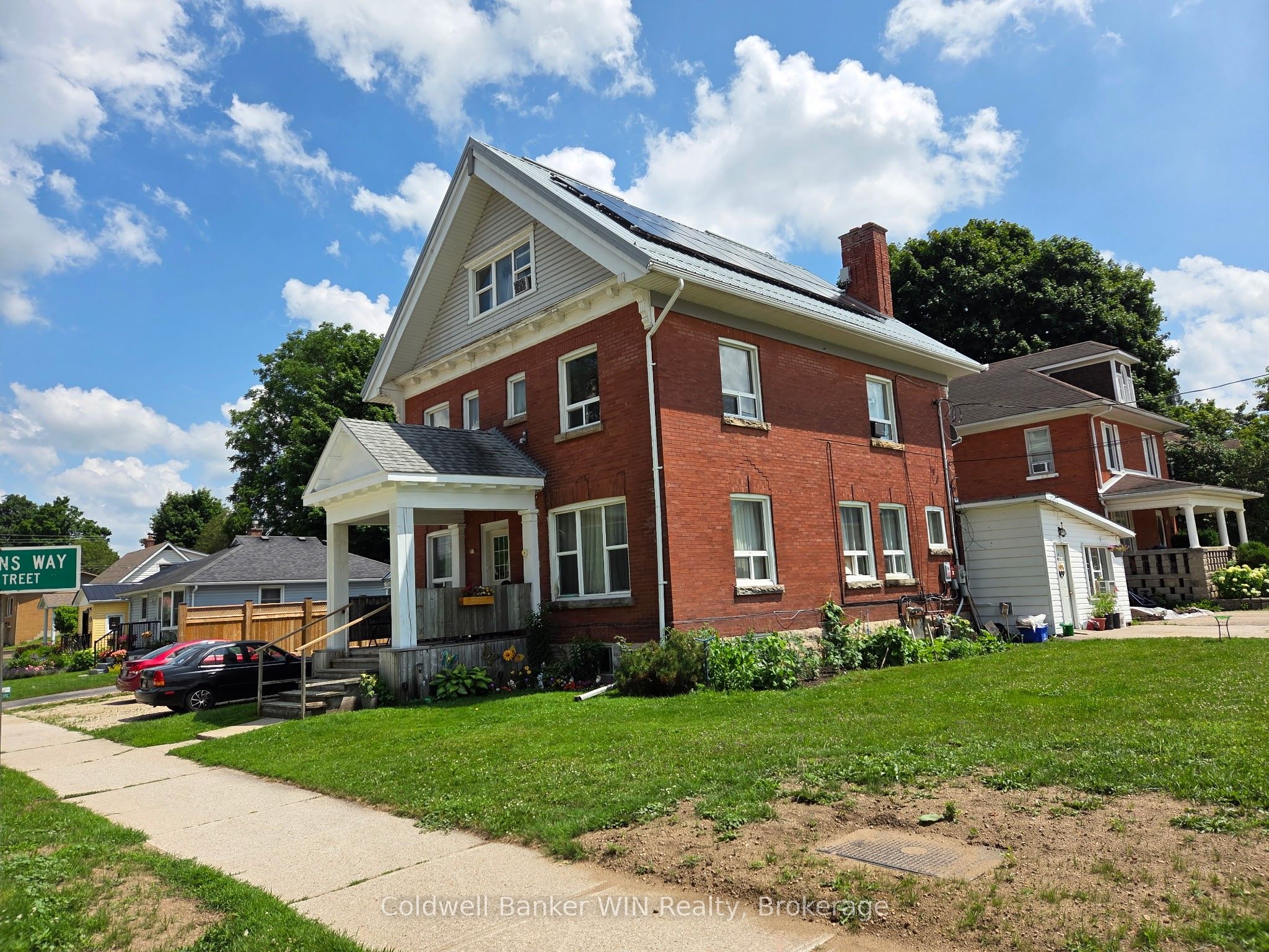 211 Mill St Property Photo 1