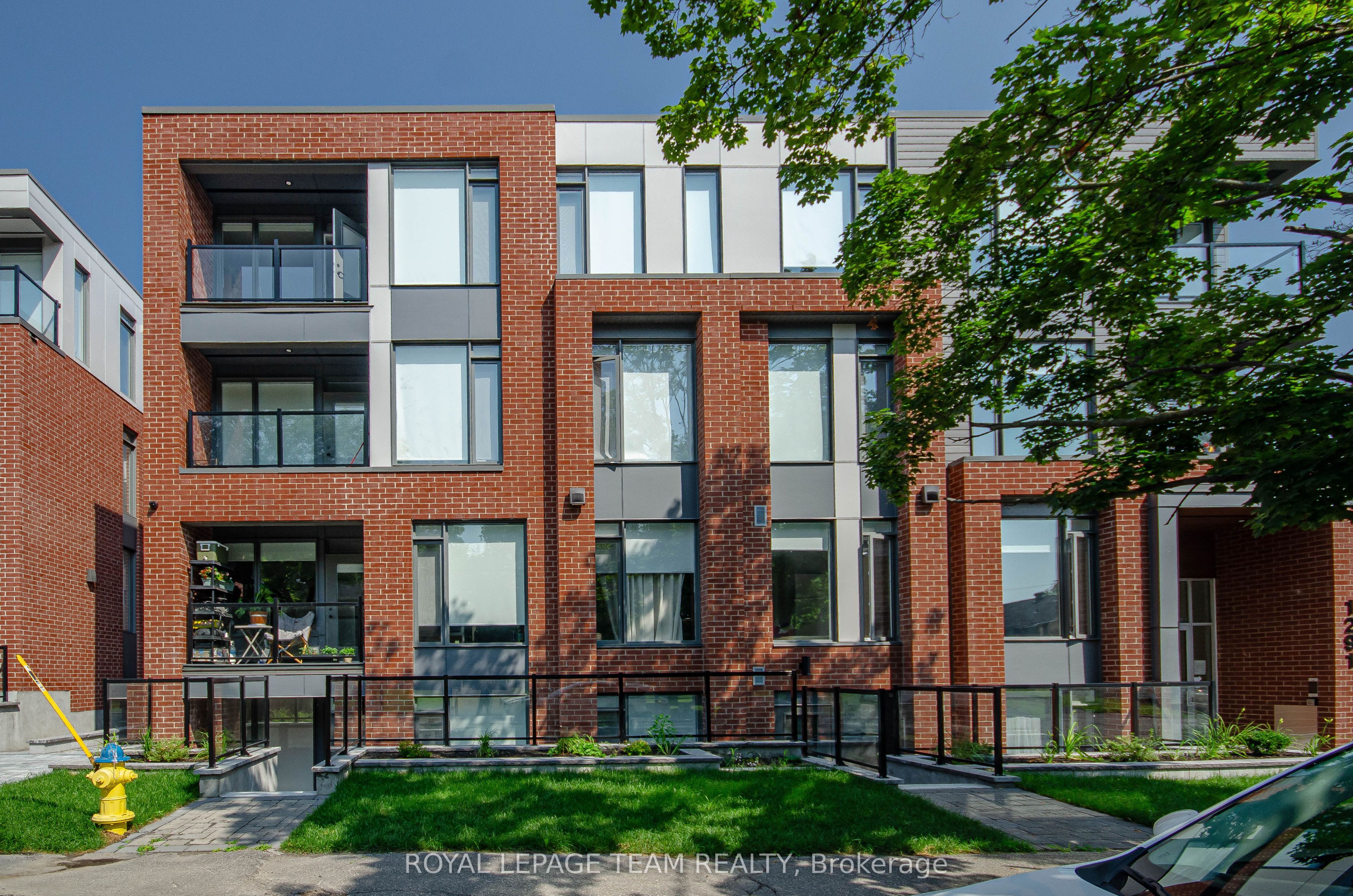 1291 Summerville Avenue B04