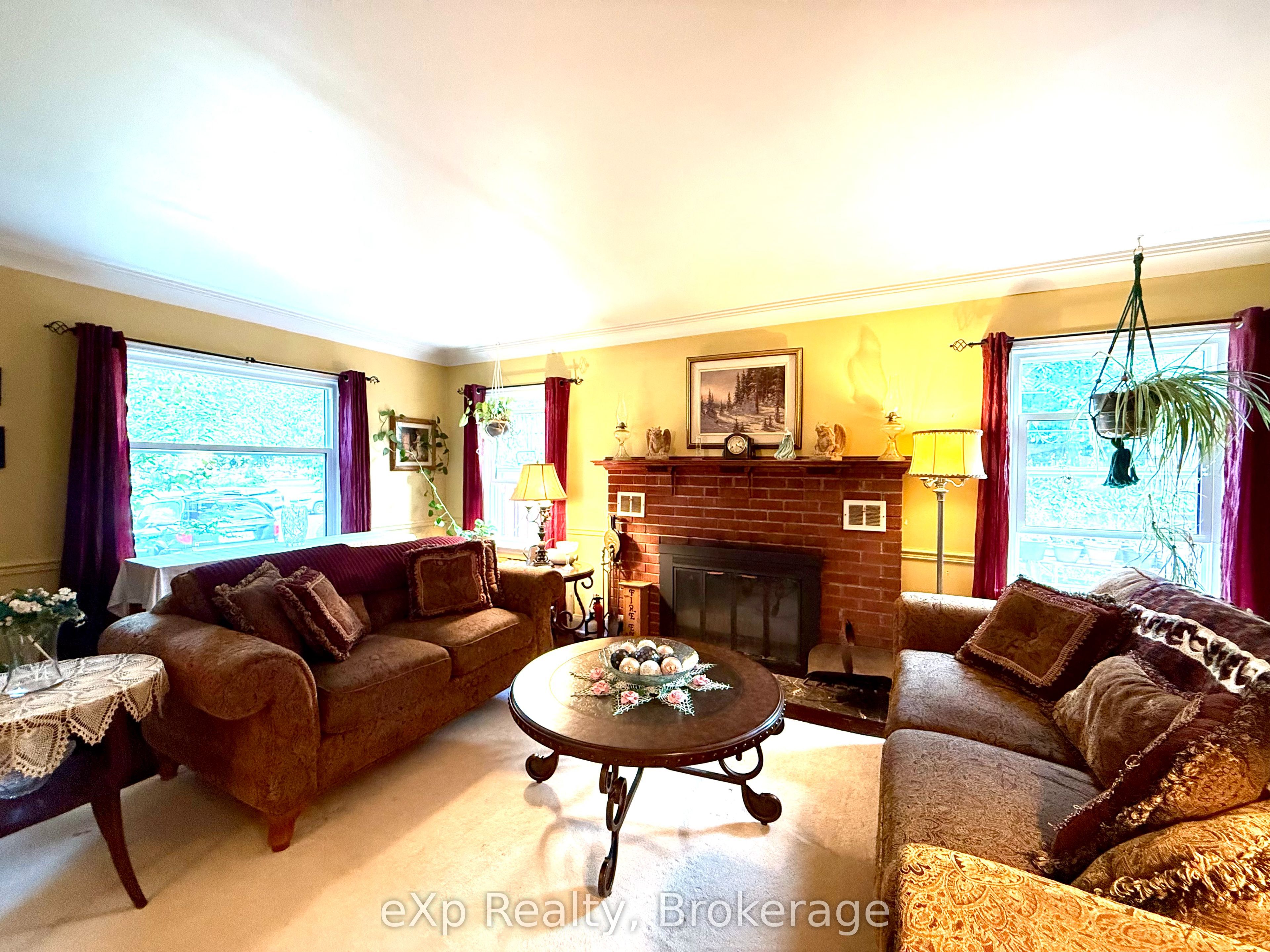 211 Victoria Street S Property Photo 10
