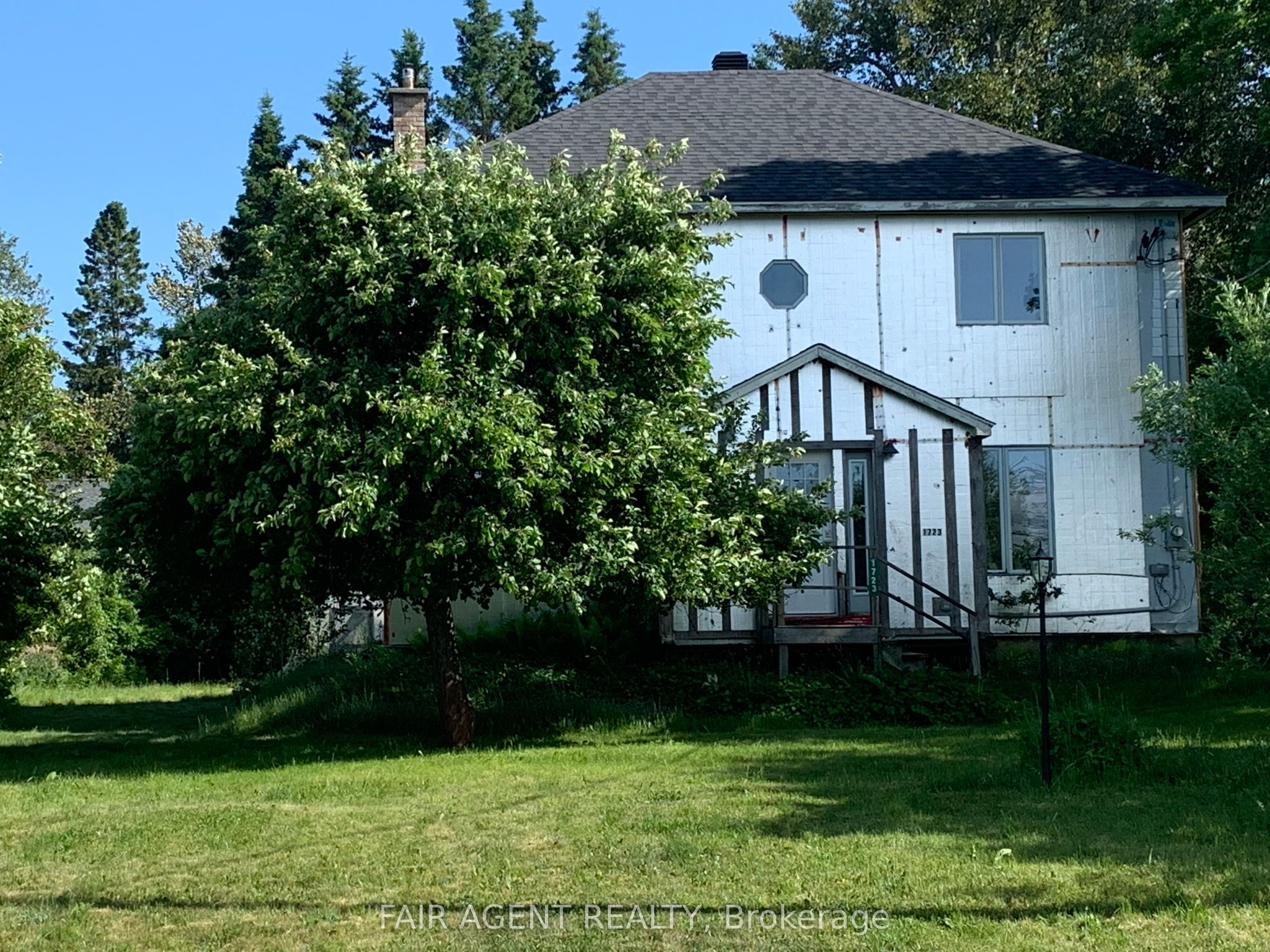 1723 Lucy St Property Photo 1