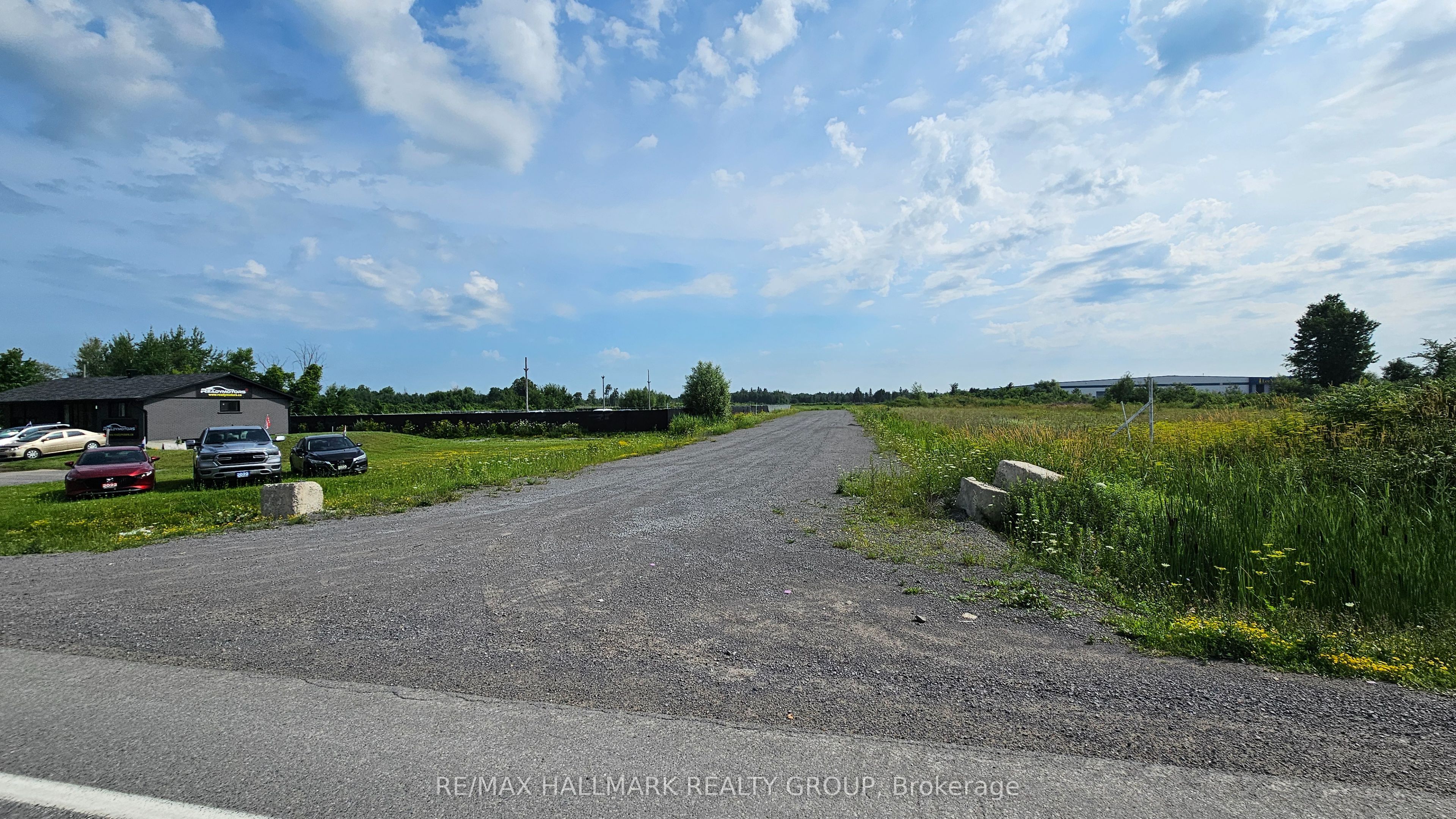 2822 Carp Road Property Photo 7