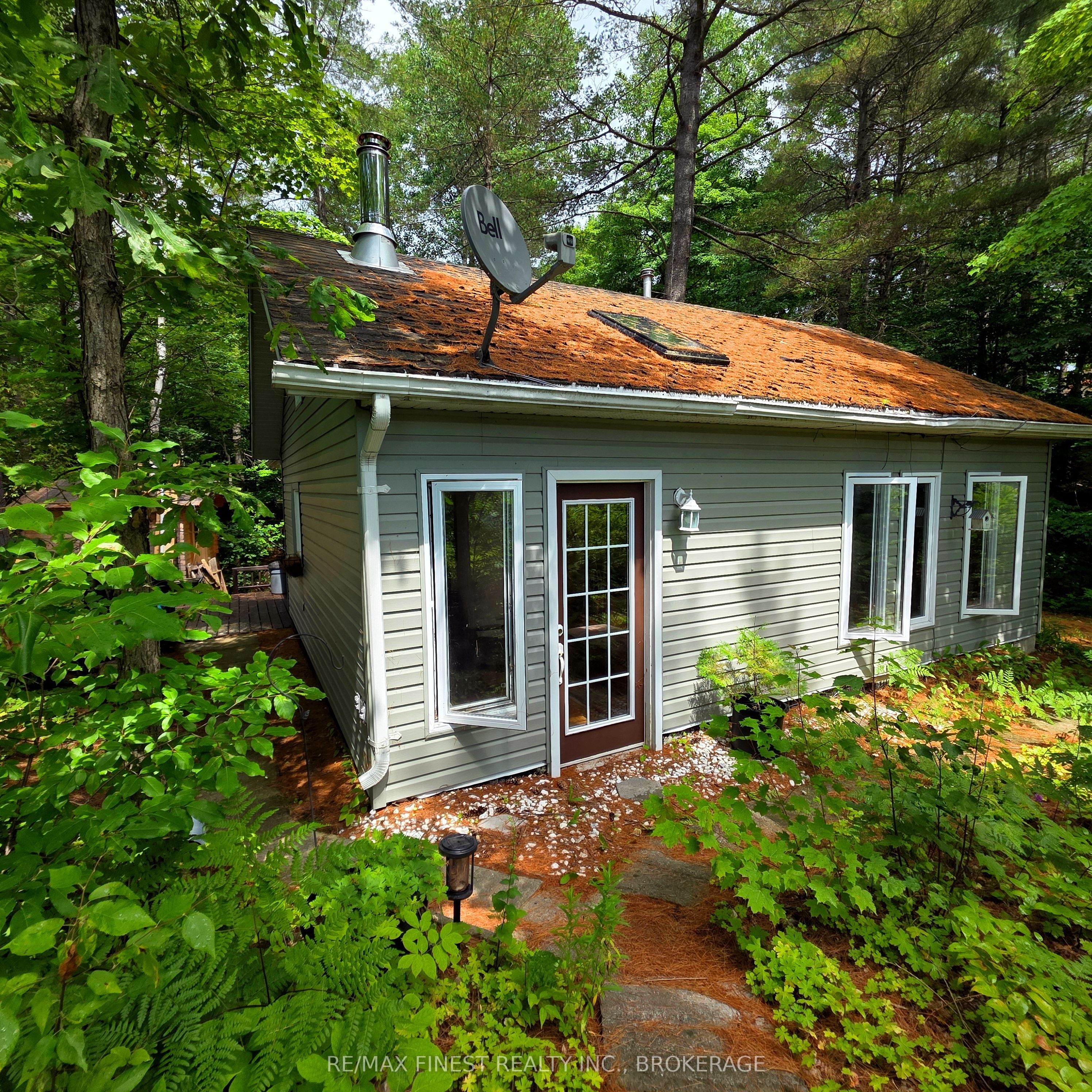 1036 Twin Pine Ln Property Photo 1