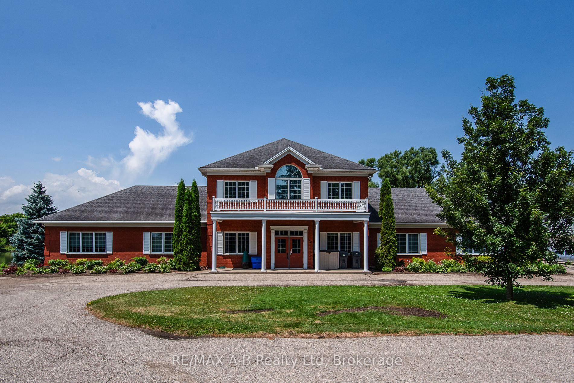 140 Foundry St