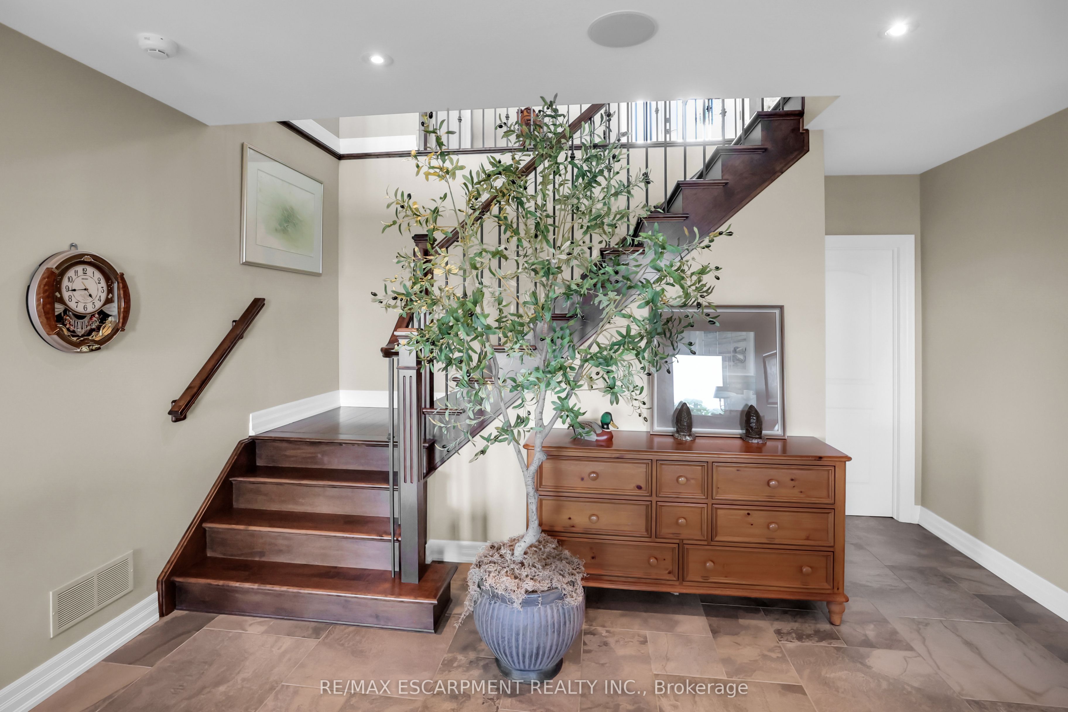 61 Lake Street 4 Property Photo 30