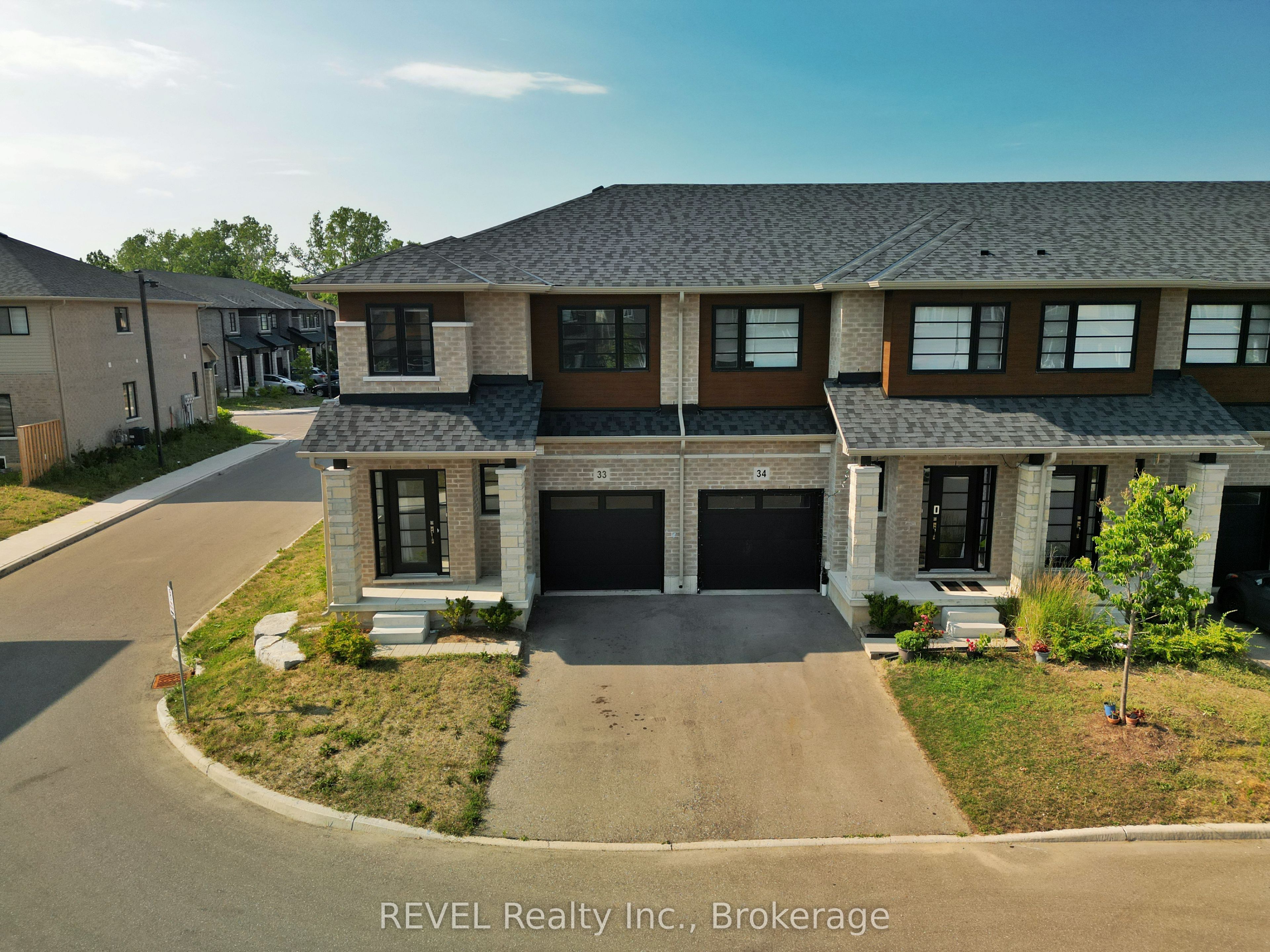 522 Grey St Property Photo 1