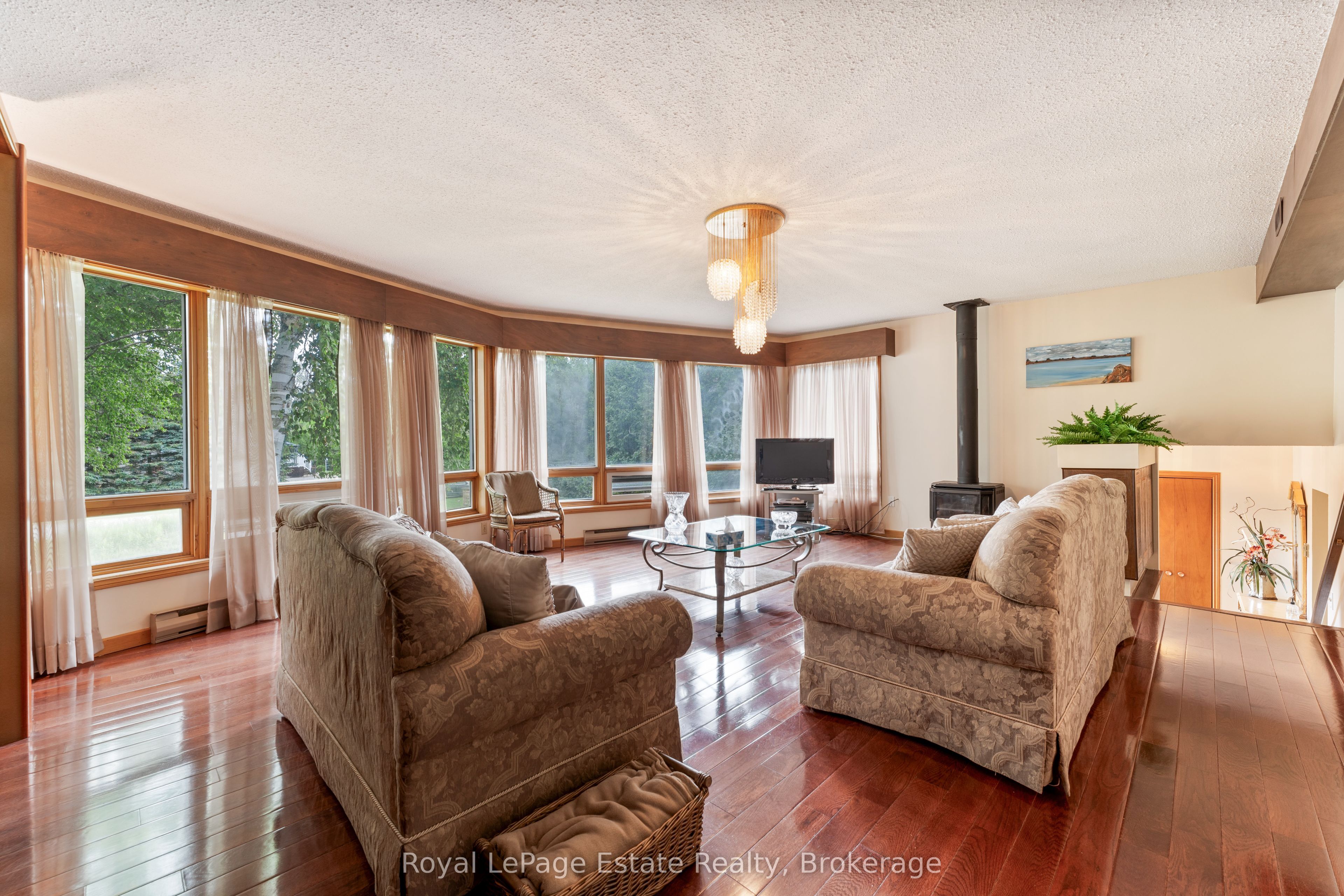 97 Dorena Crescent Property Photo 9