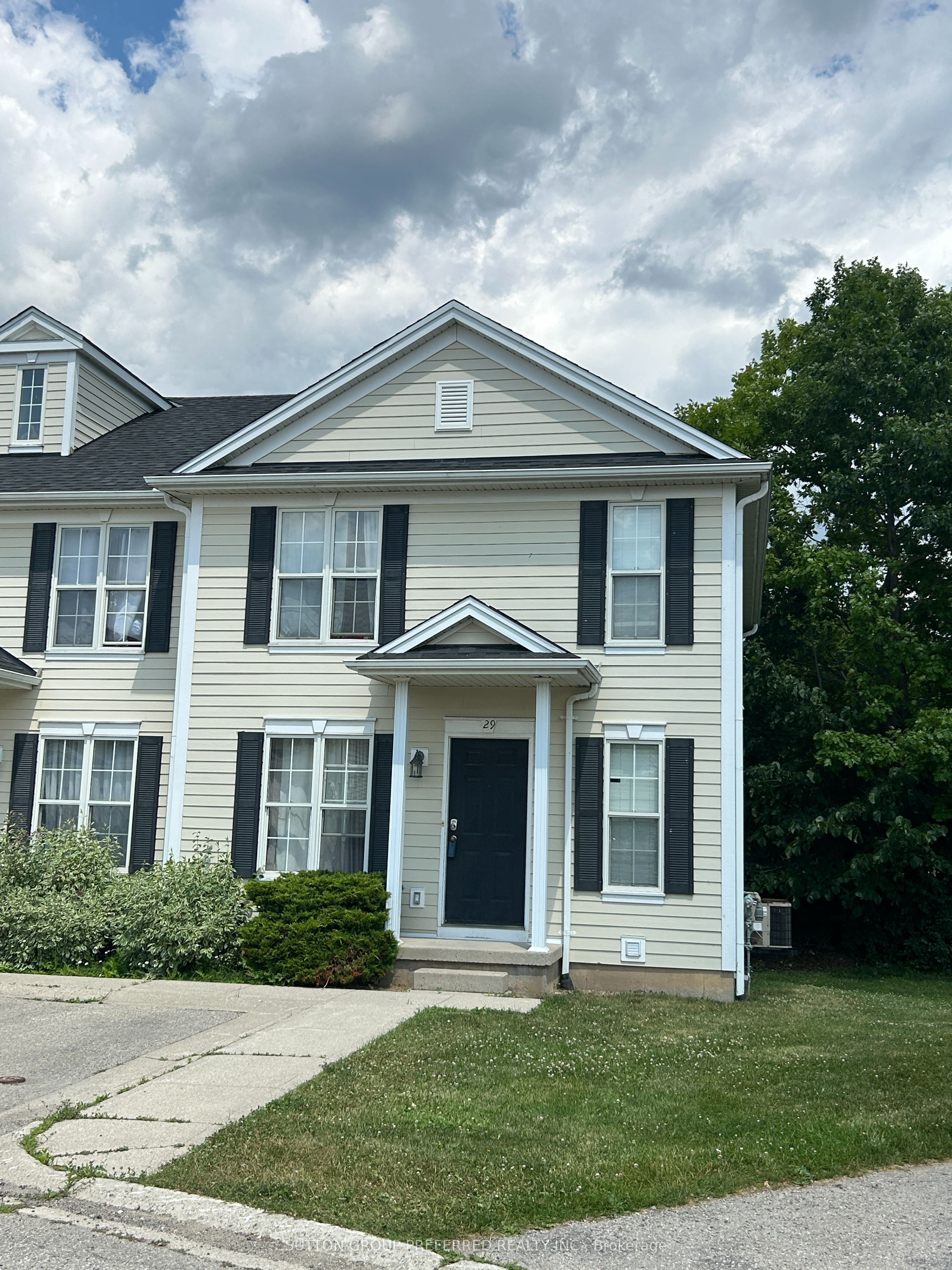 600 Sarnia Road 29