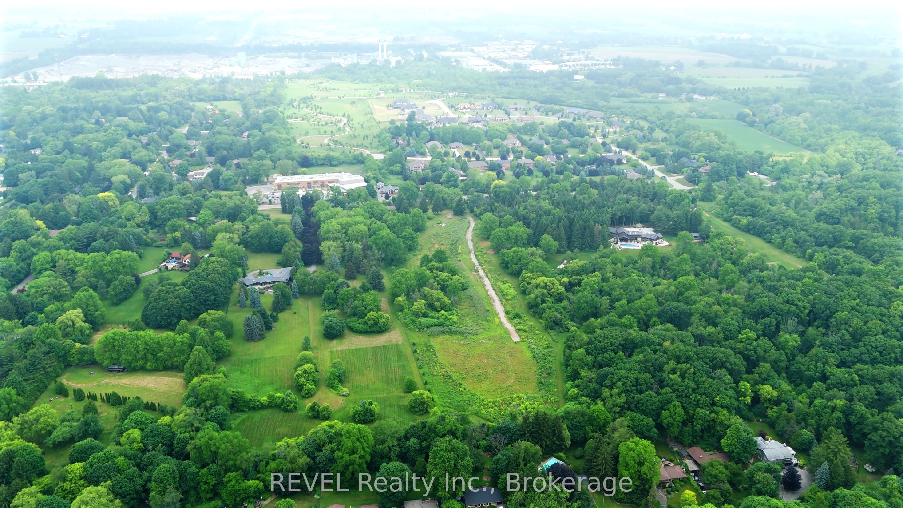 610-612-614 Harvest Road Property Photo 4
