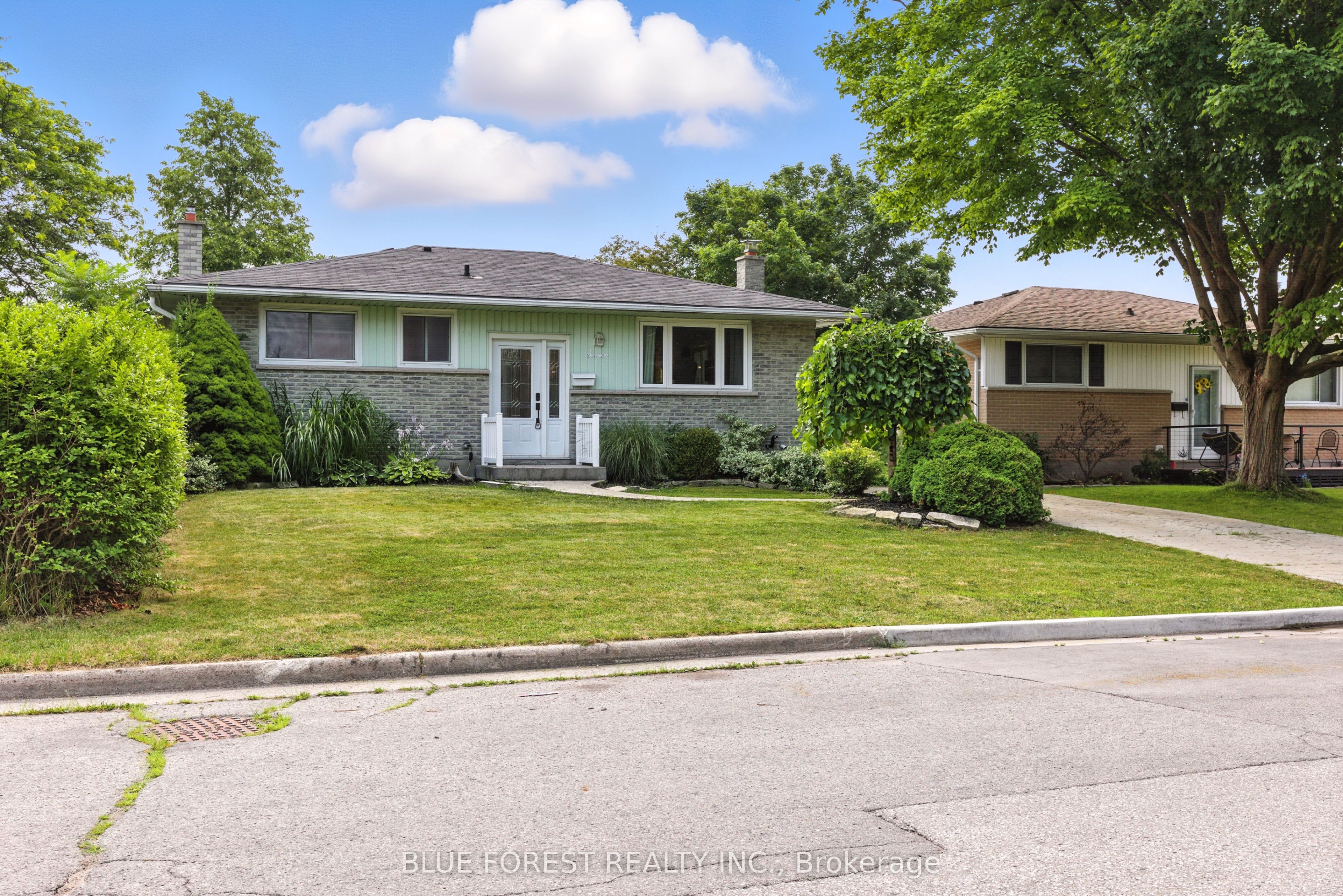 7 Sparta Street Property Photo 1