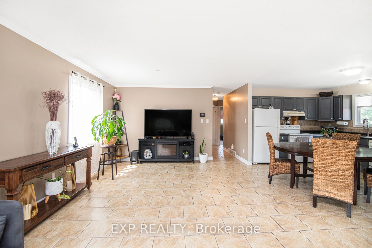 360 White Sands Dr Property Photo 1